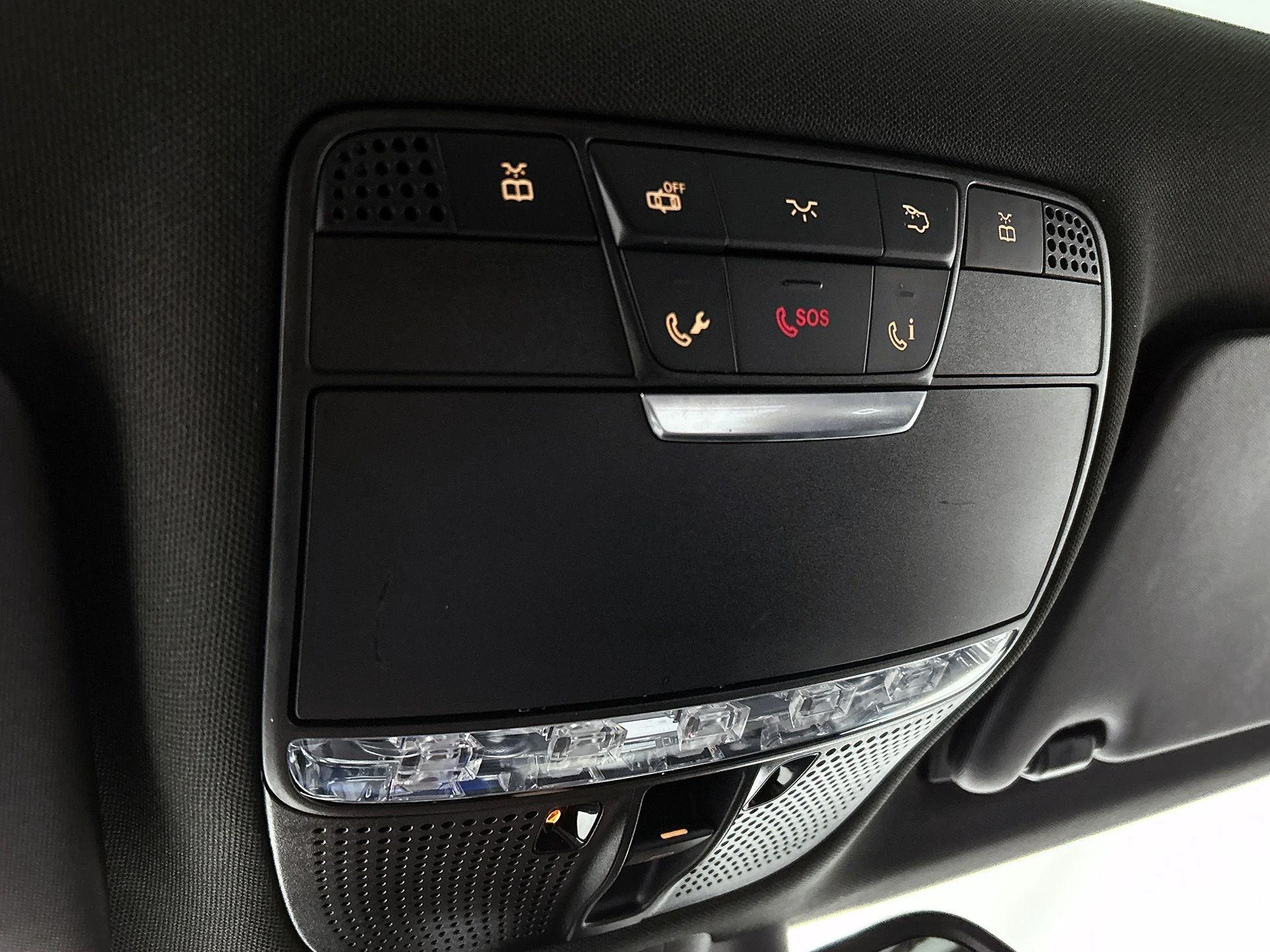 Mercedes-Benz-C-Klasse-image-13
