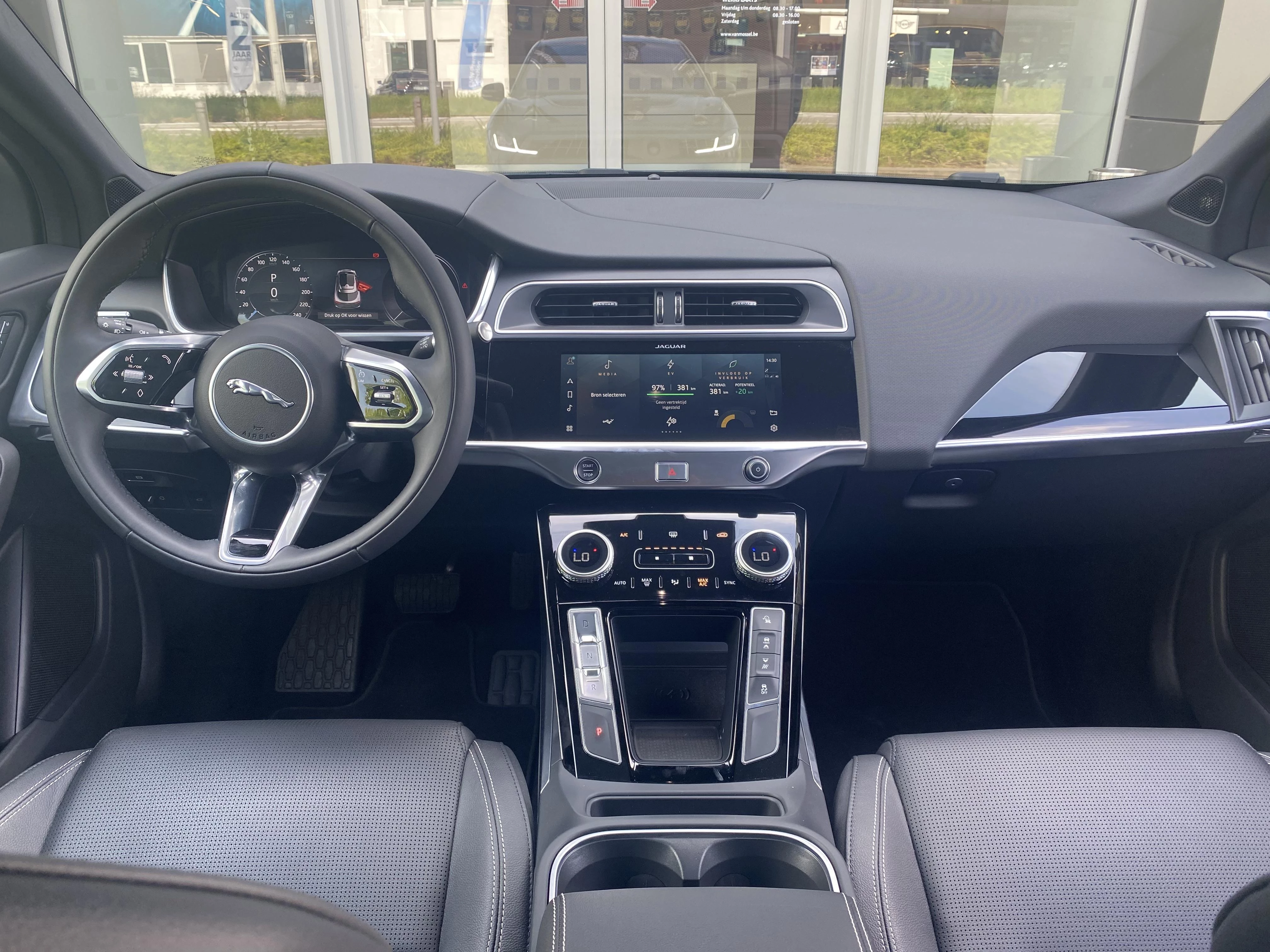 Jaguar-I-PACE-image-7