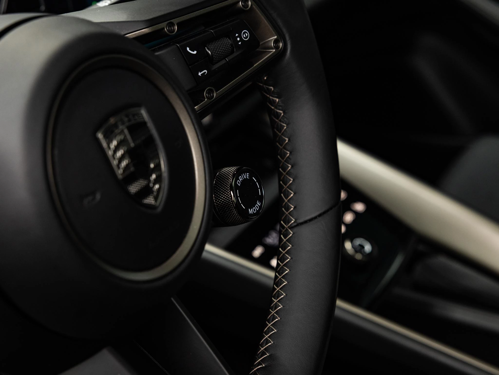 Porsche Macan Turbo 100 kWh