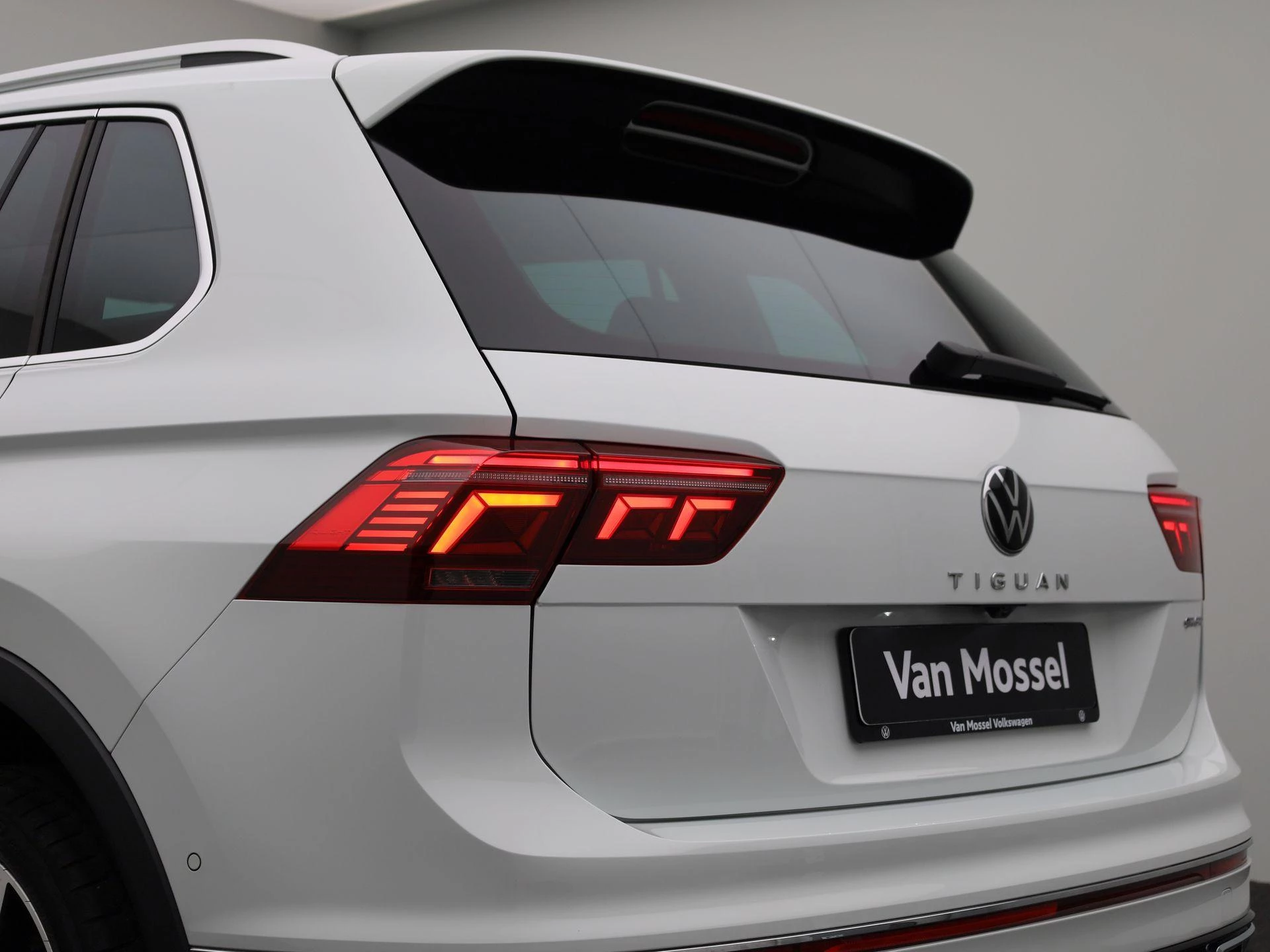 Volkswagen-Tiguan-image-48