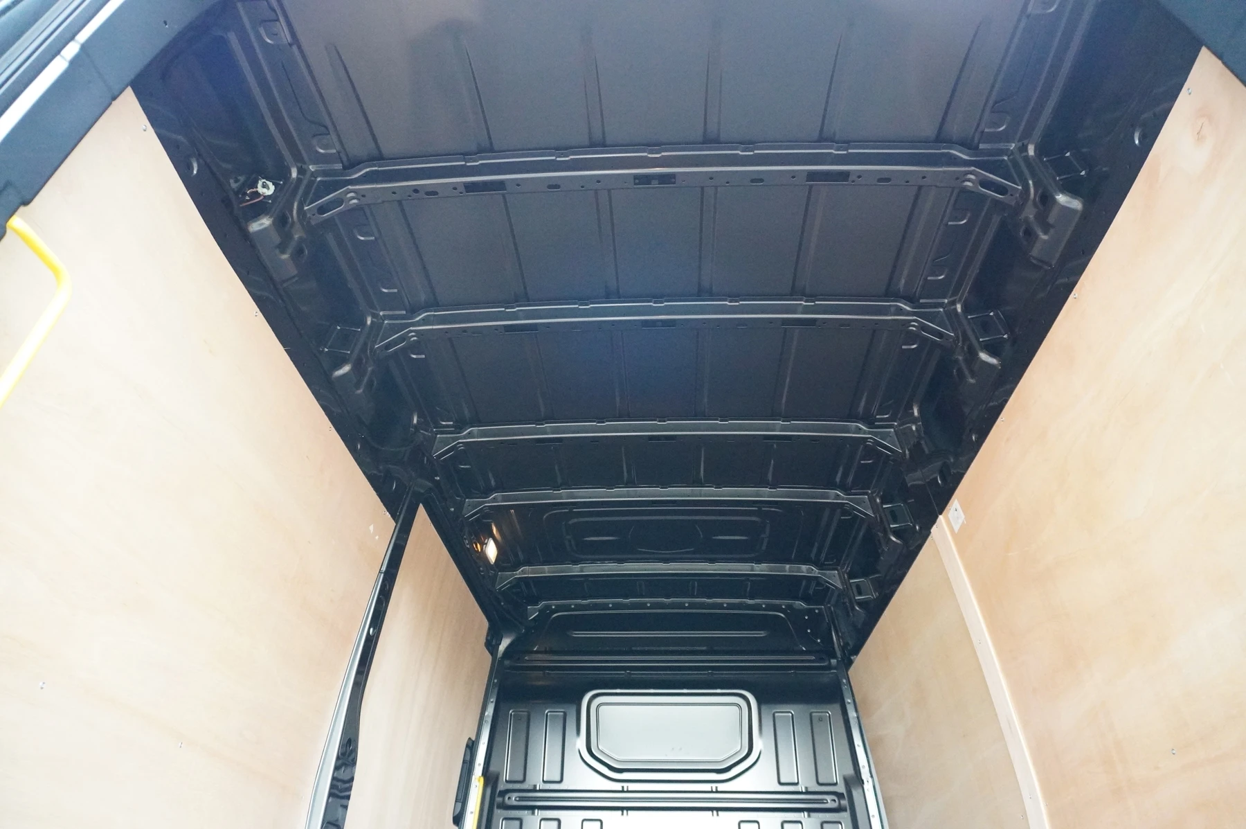 Volkswagen-Crafter-image-32
