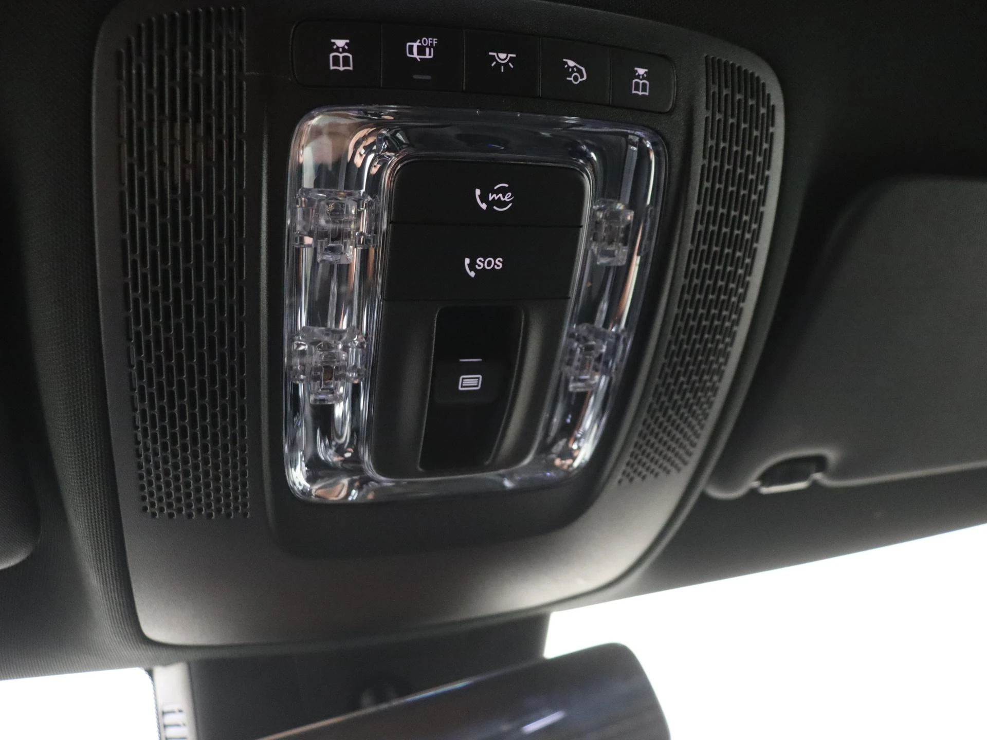 Mercedes-Benz-CLA-image-22