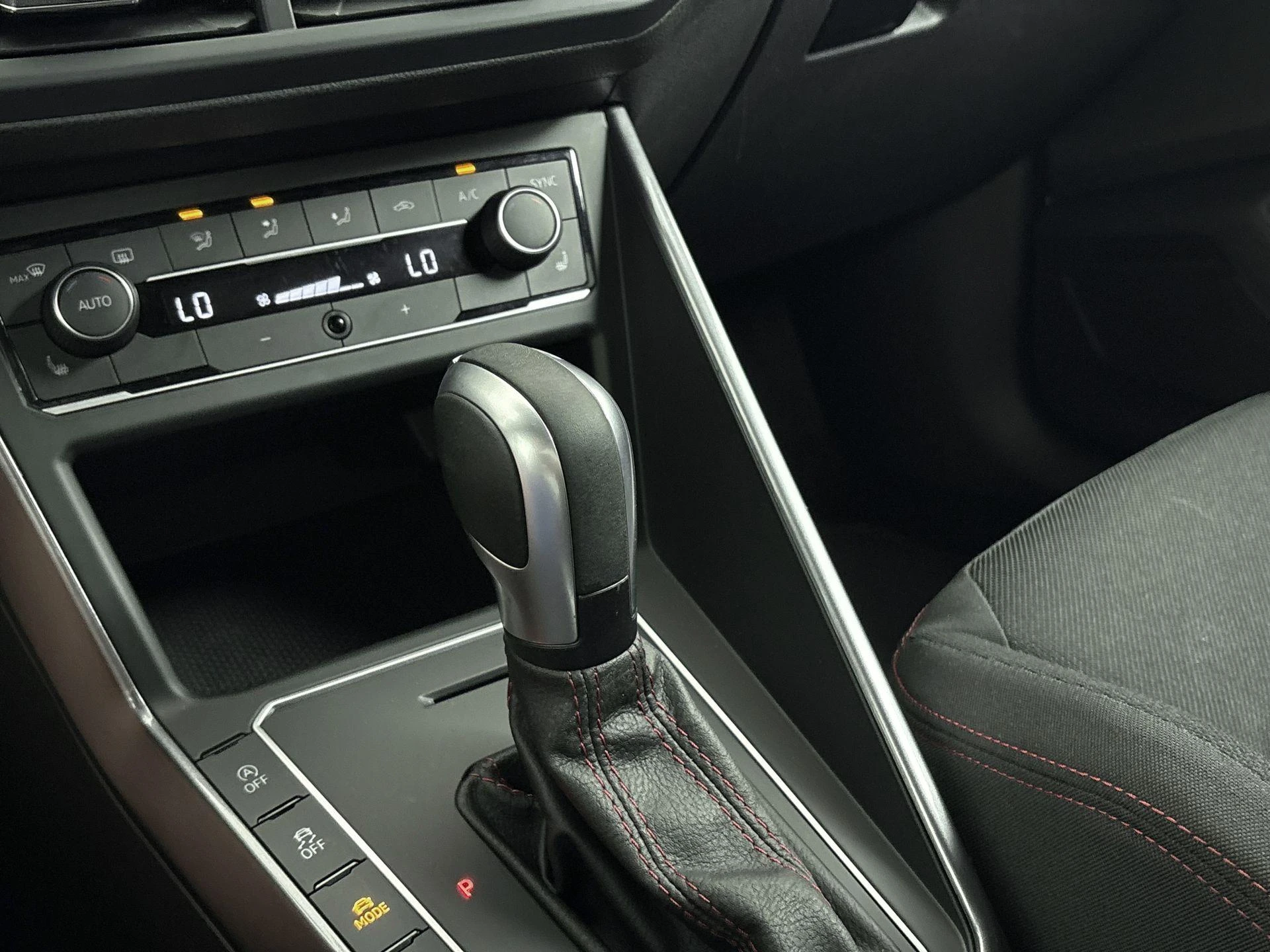 Volkswagen-Polo-image-19