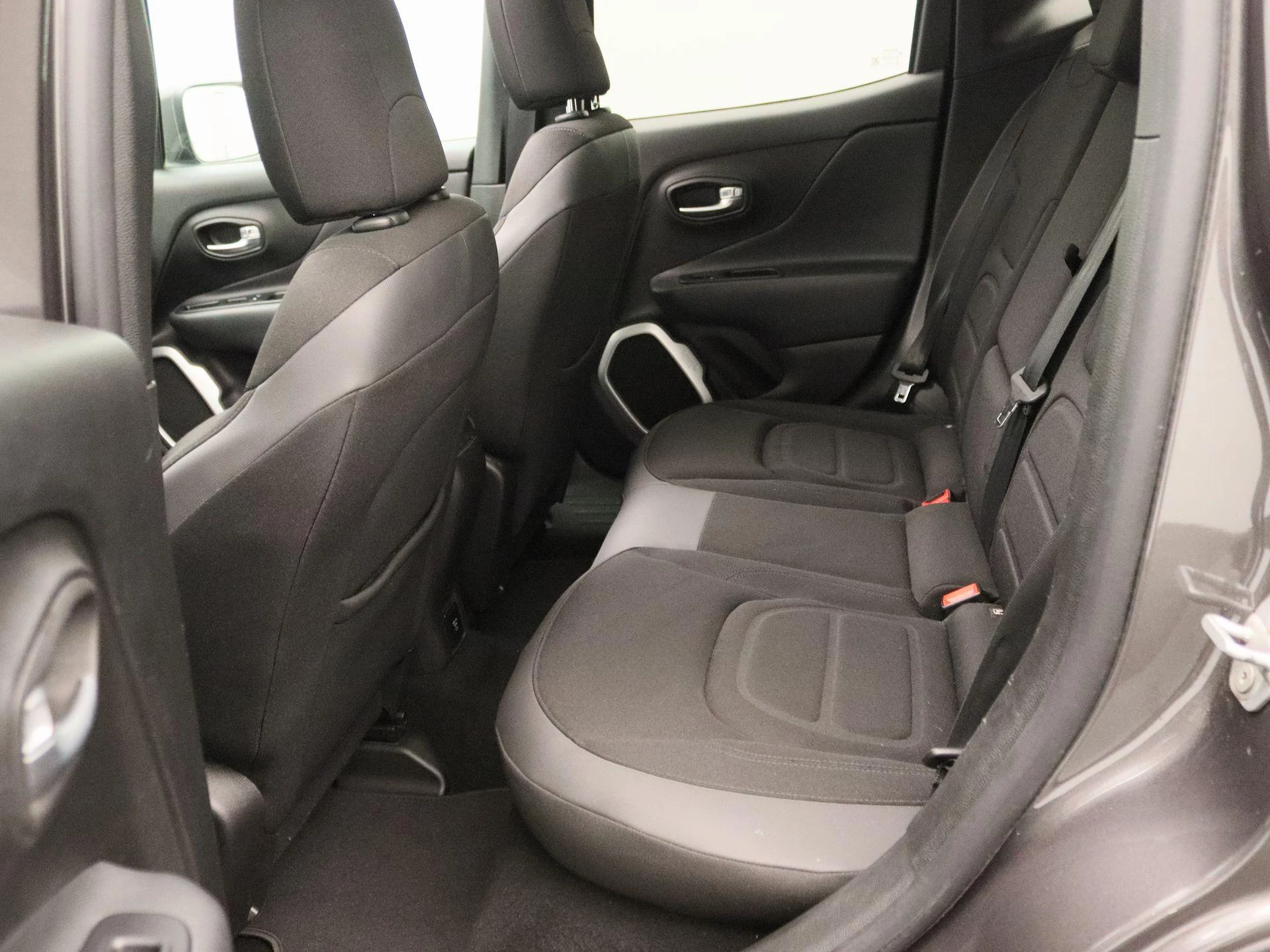 Jeep-Renegade-image-18