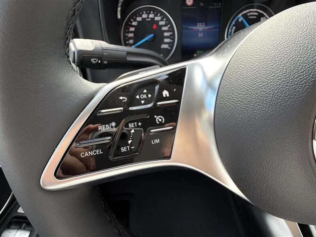 Mercedes-Benz-eVito-image-23