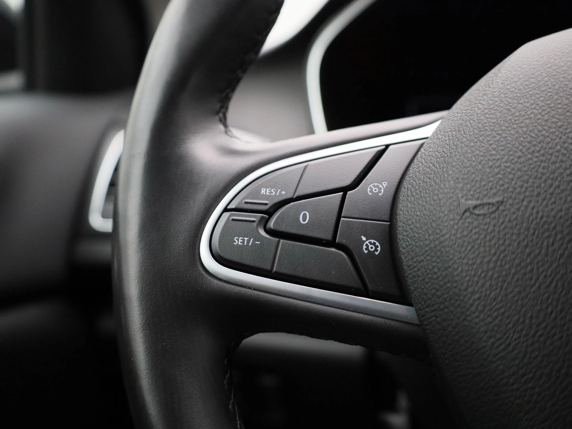 Renault-Mégane Estate-image-21