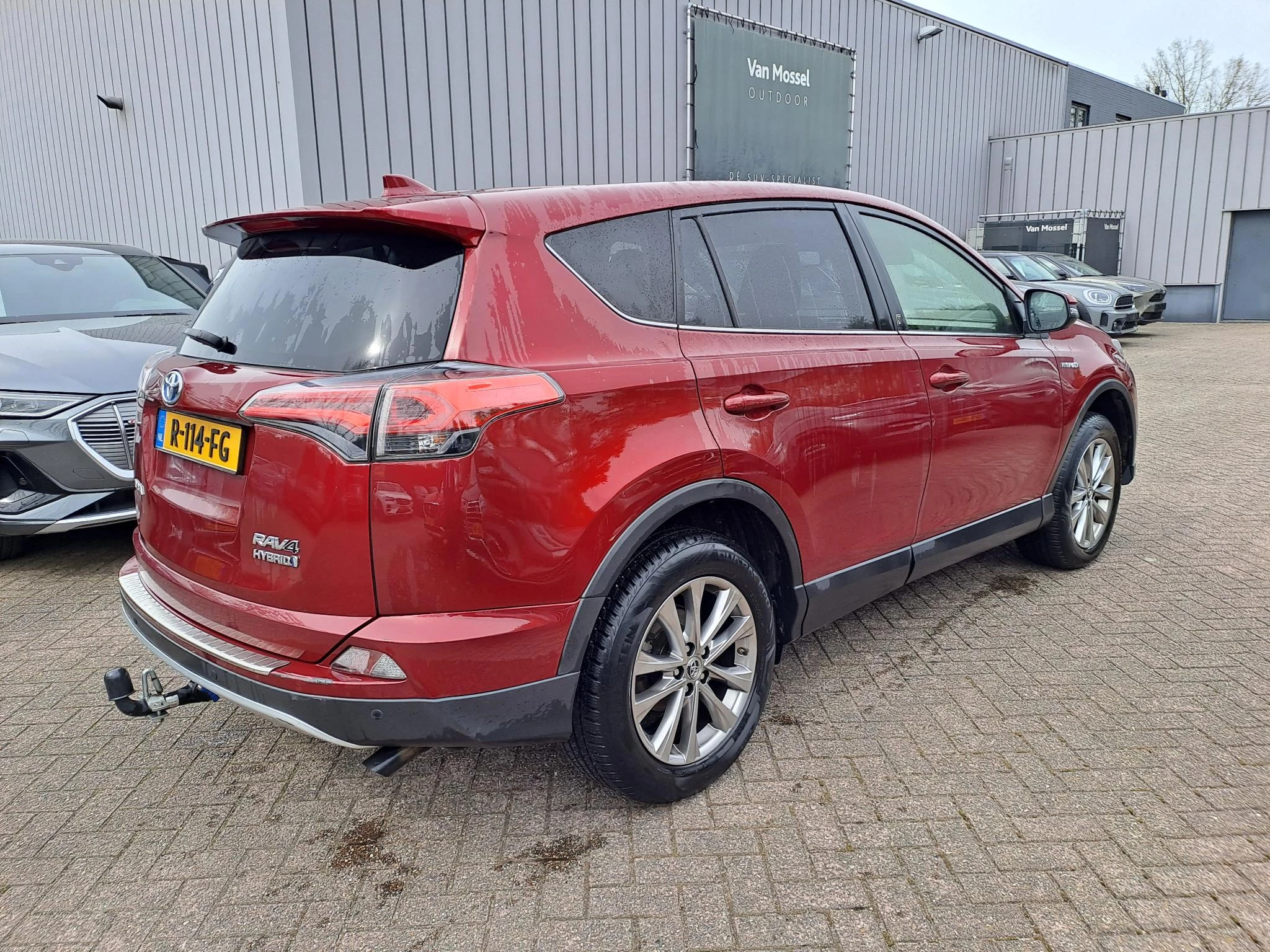 Toyota RAV4 2.5 Hybrid AWD Team D