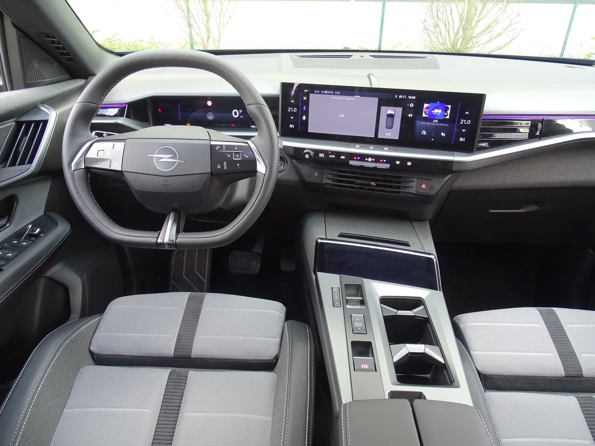 Opel-Grandland-image-16