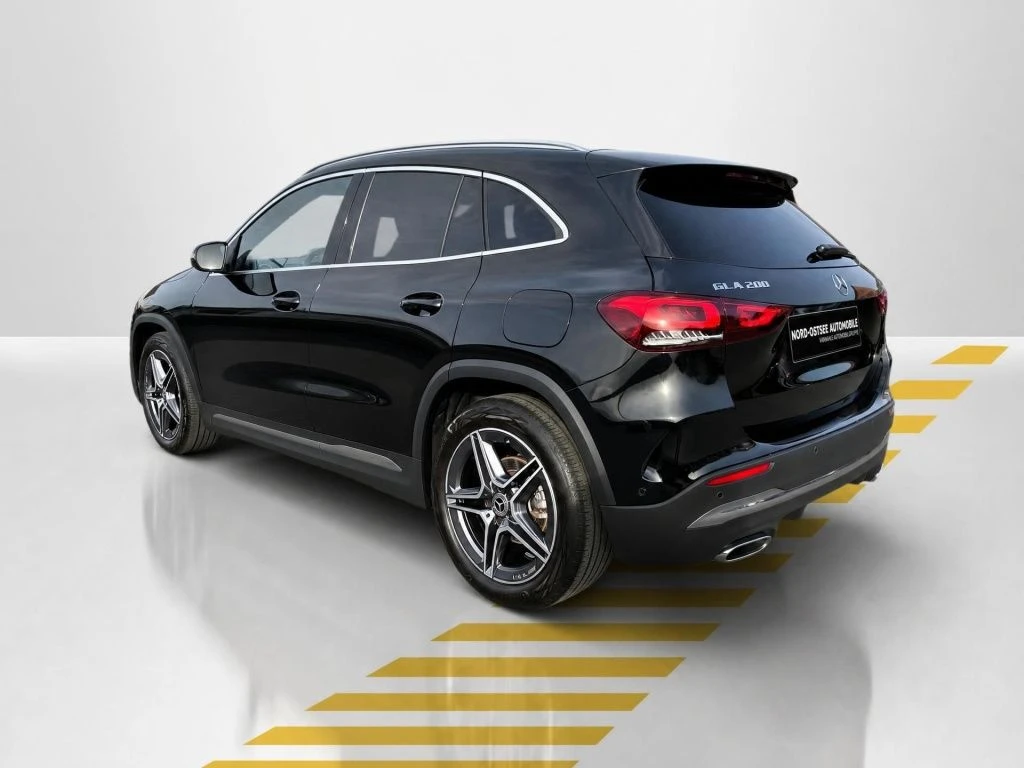 Mercedes-Benz-GLA 200-image-11