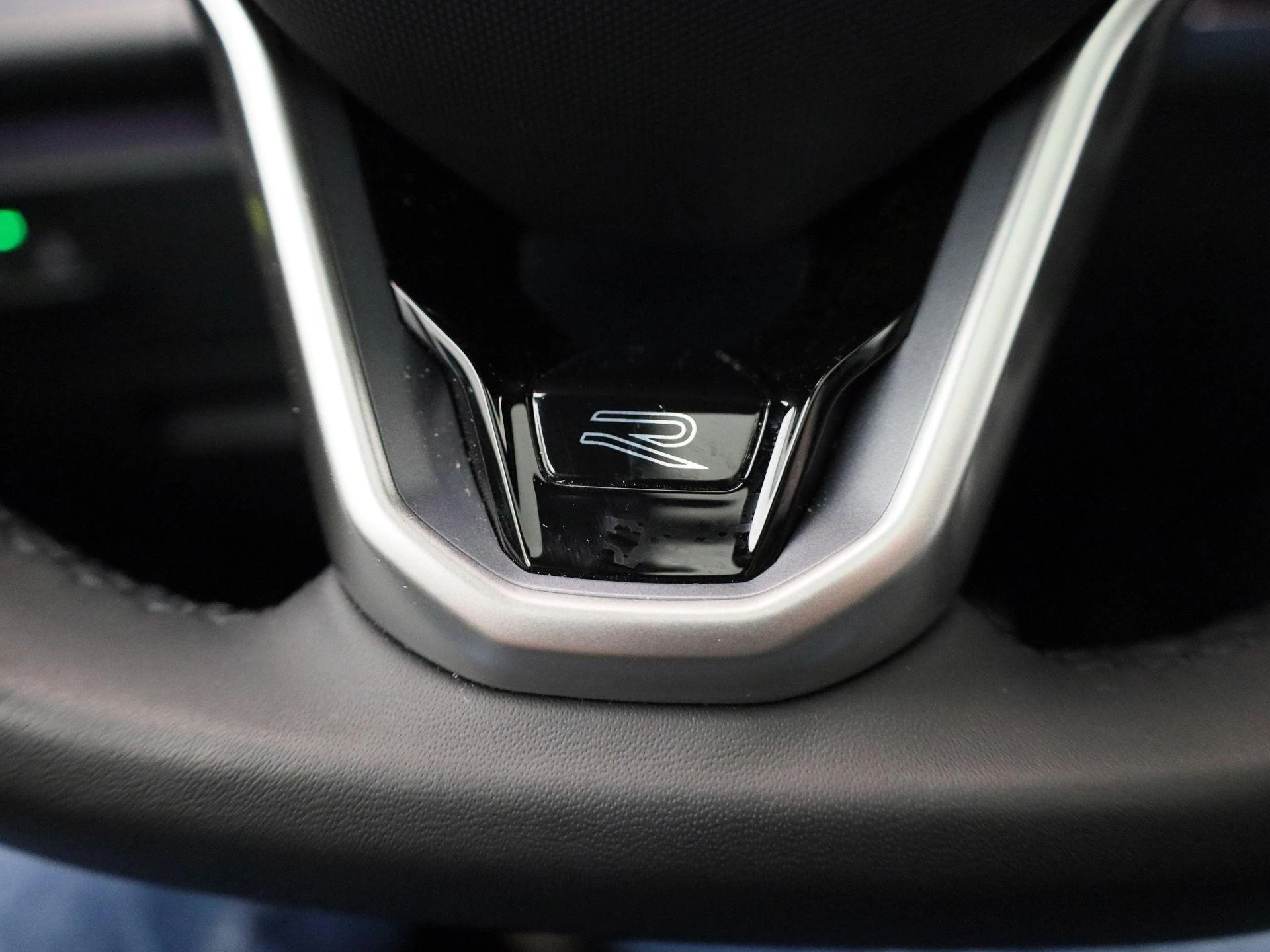 Volkswagen-Tiguan-image-28