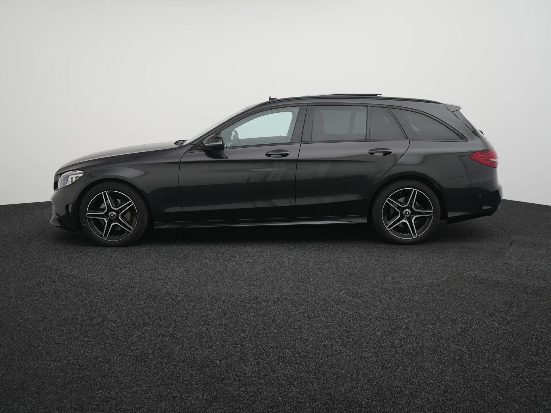 Mercedes-Benz-C-Klasse-image-3