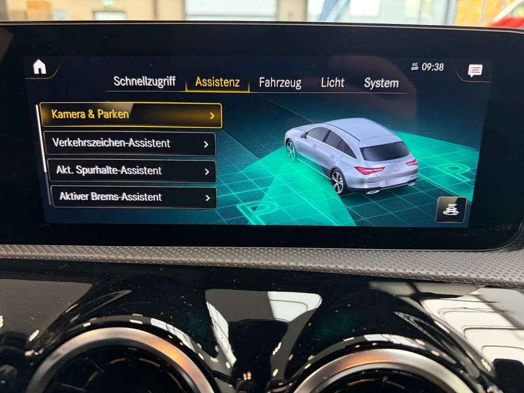 Mercedes-Benz-CLA 180-image-19
