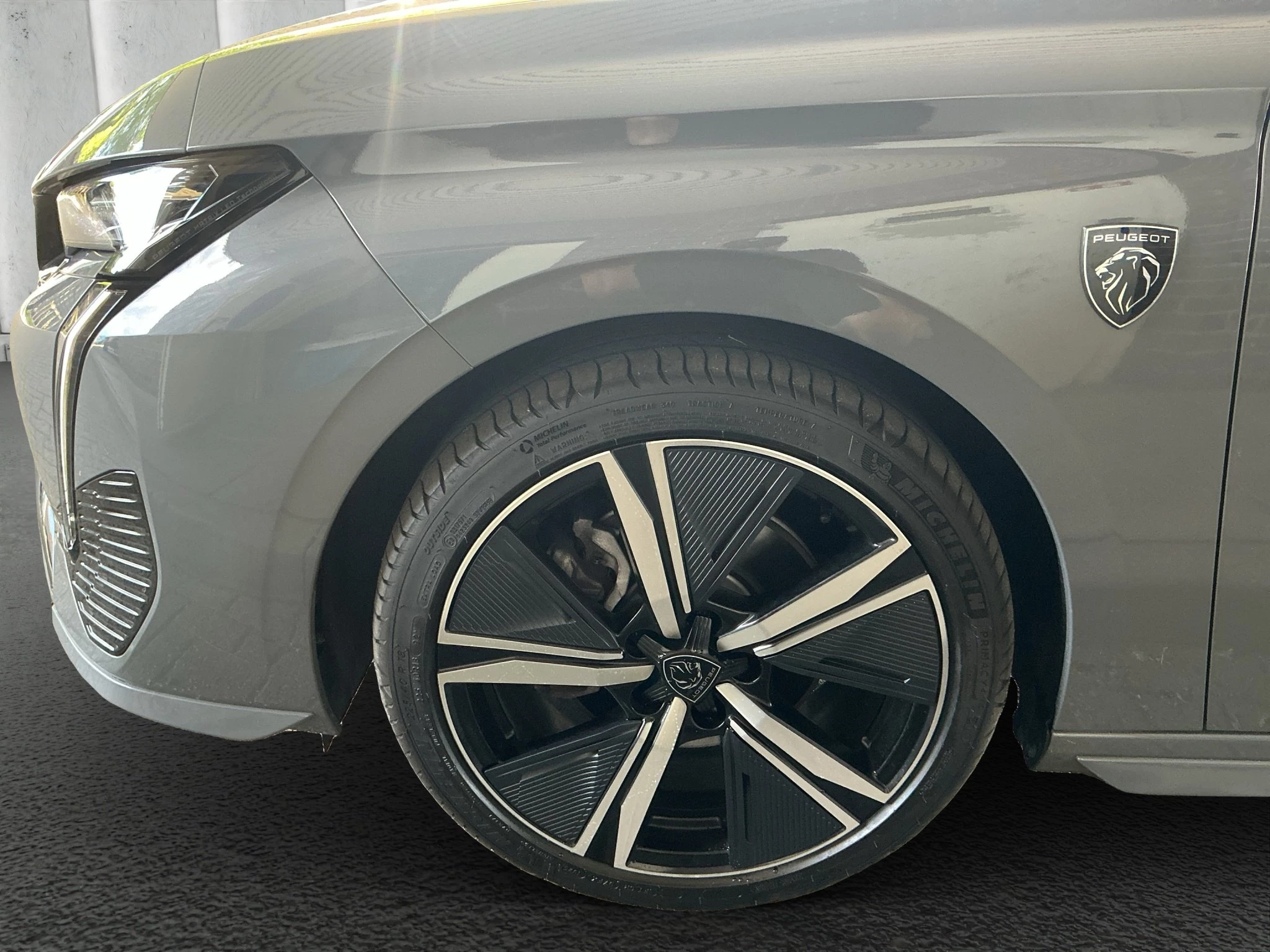 Peugeot 308 1.5 BlueHDi 130 SW GT KOMF.PKT*PANO*SHZ*LRHZ*EINPARKHILFEN*