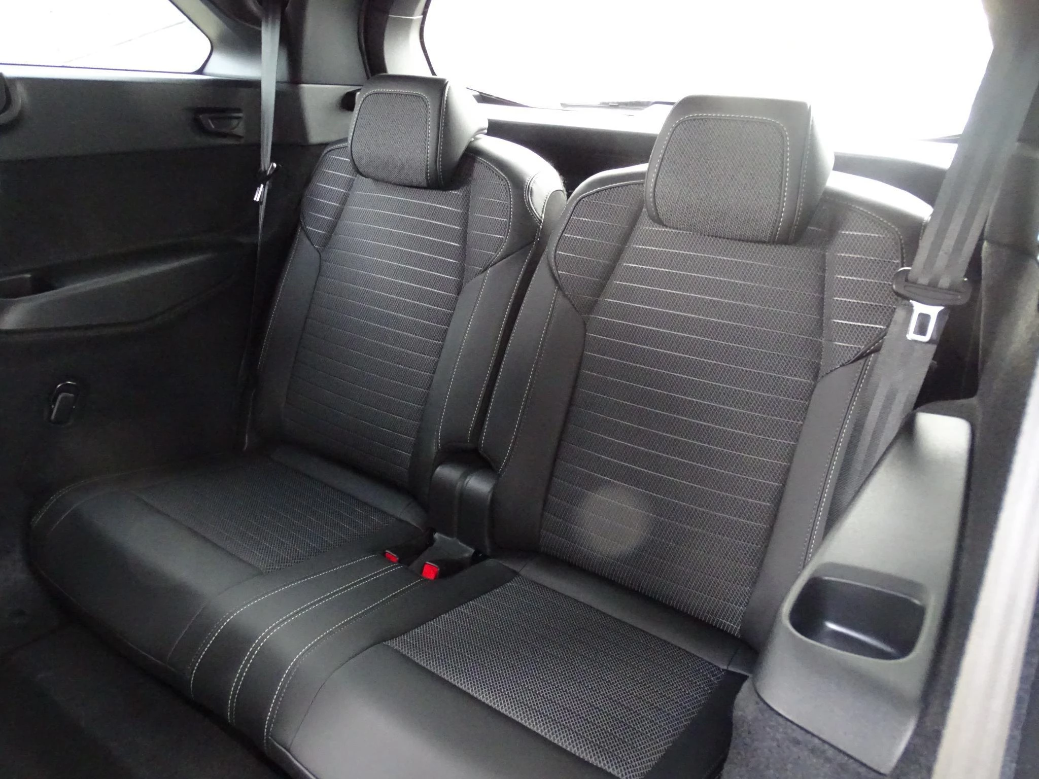 Peugeot 5008 1.2 HYBRID 145 GT +pano dak