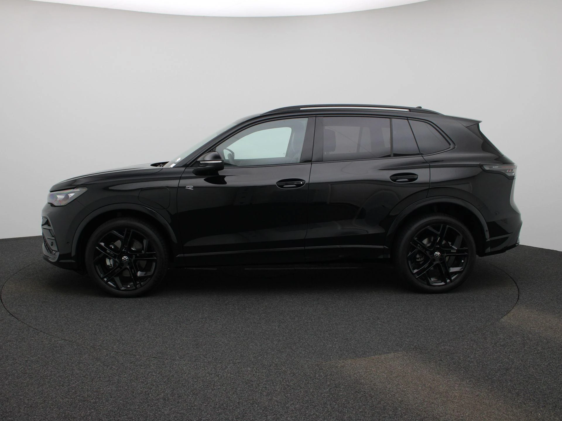 Volkswagen-Tiguan-image-3
