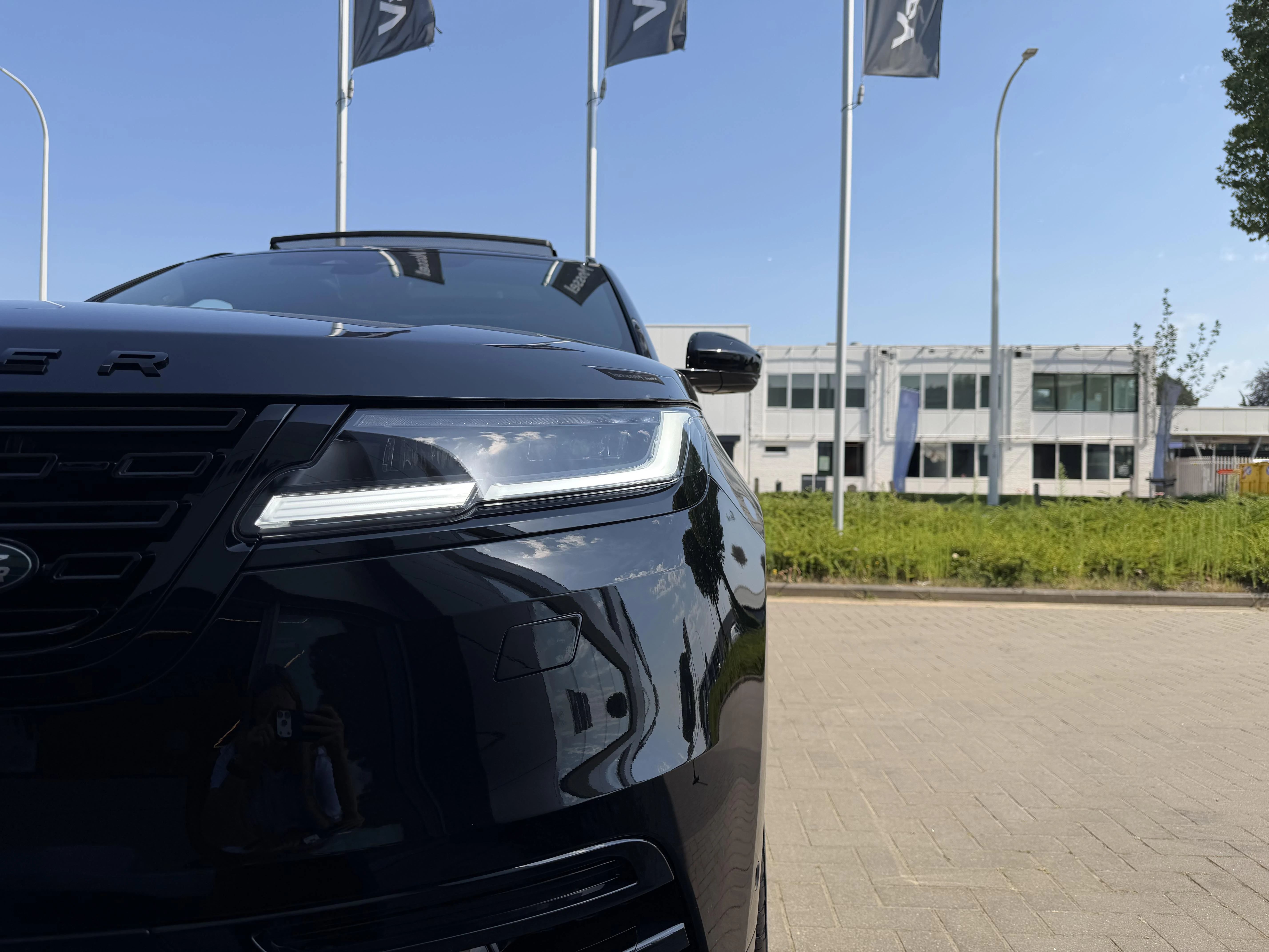 Land Rover Range Rover Velar P400e Belgravia AWD Auto. 26.75MY
