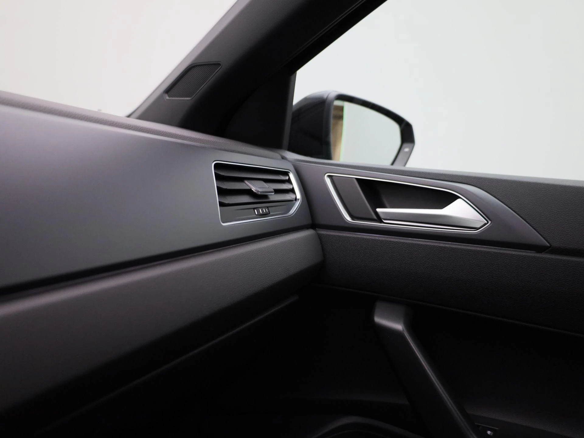 Volkswagen-Polo-image-28