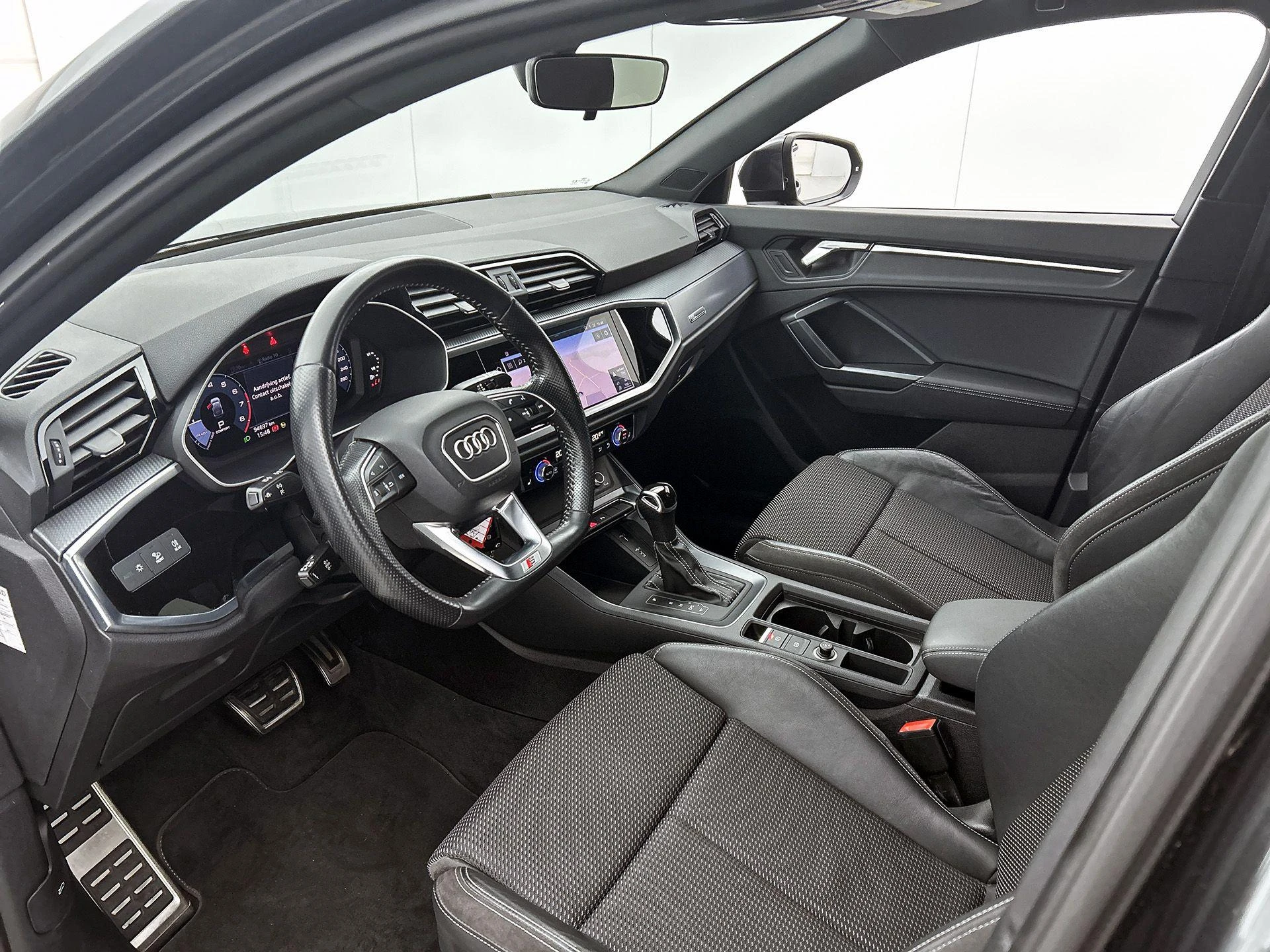 Audi-Q3-image-10