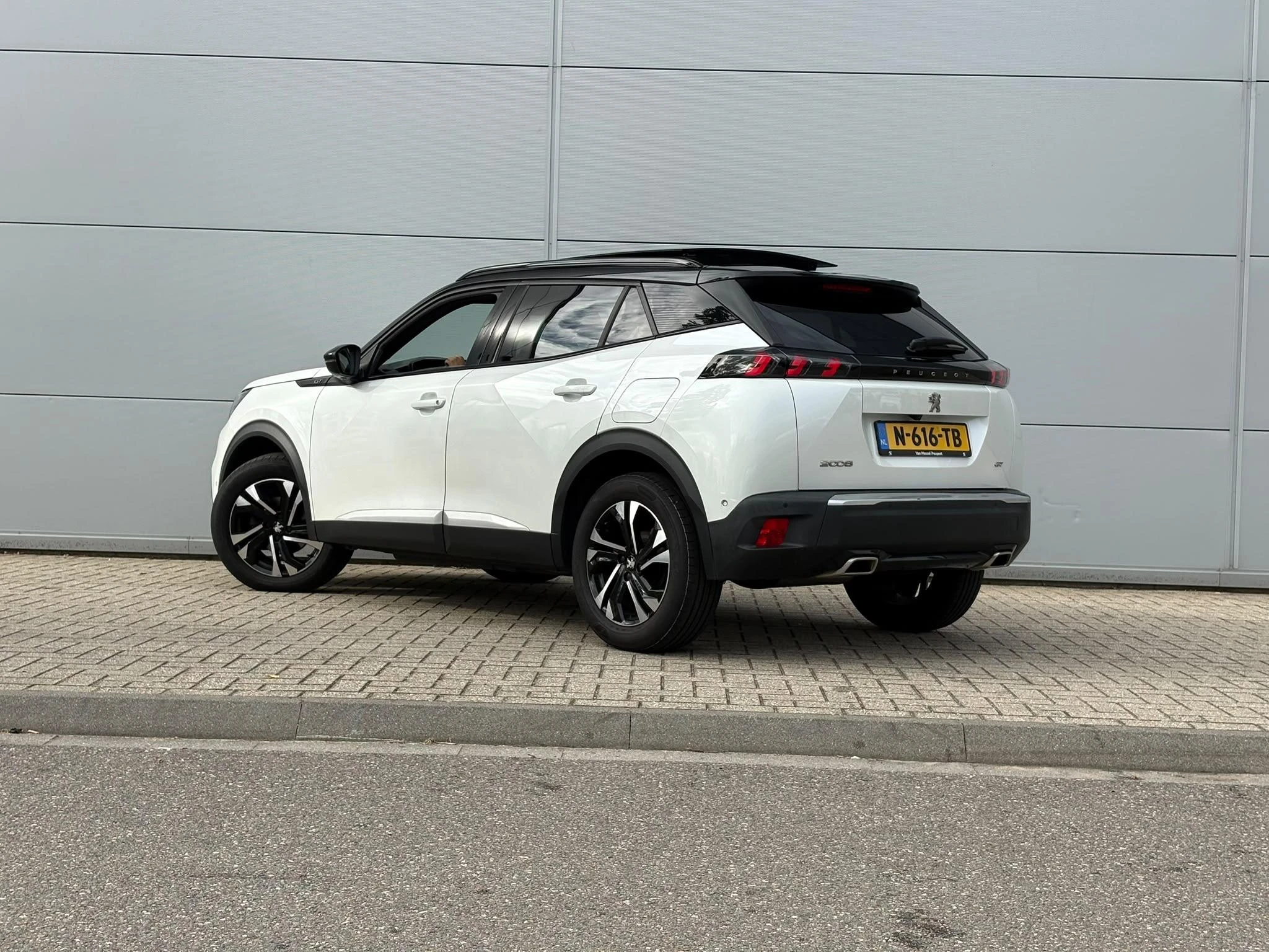 Peugeot-2008-image-3