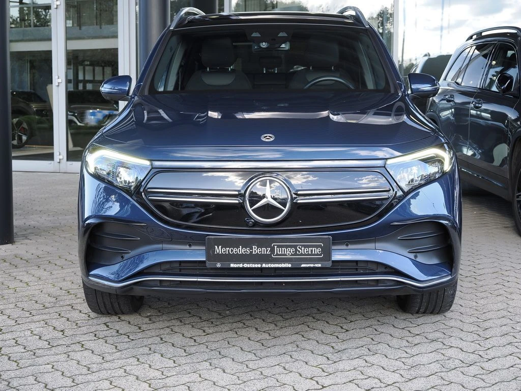 Mercedes-Benz-EQB 300-image-3