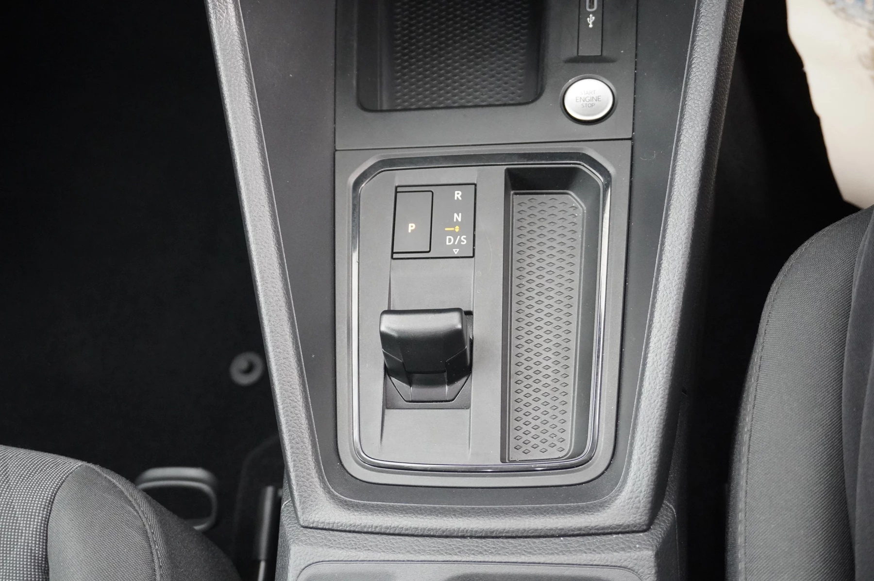 Volkswagen-Caddy-image-25