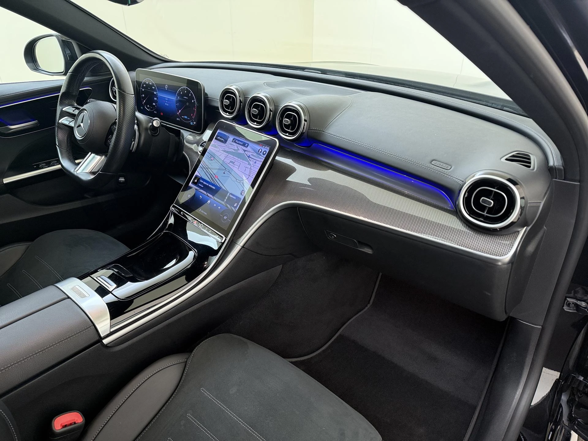 Mercedes-Benz-C-Klasse-image-3
