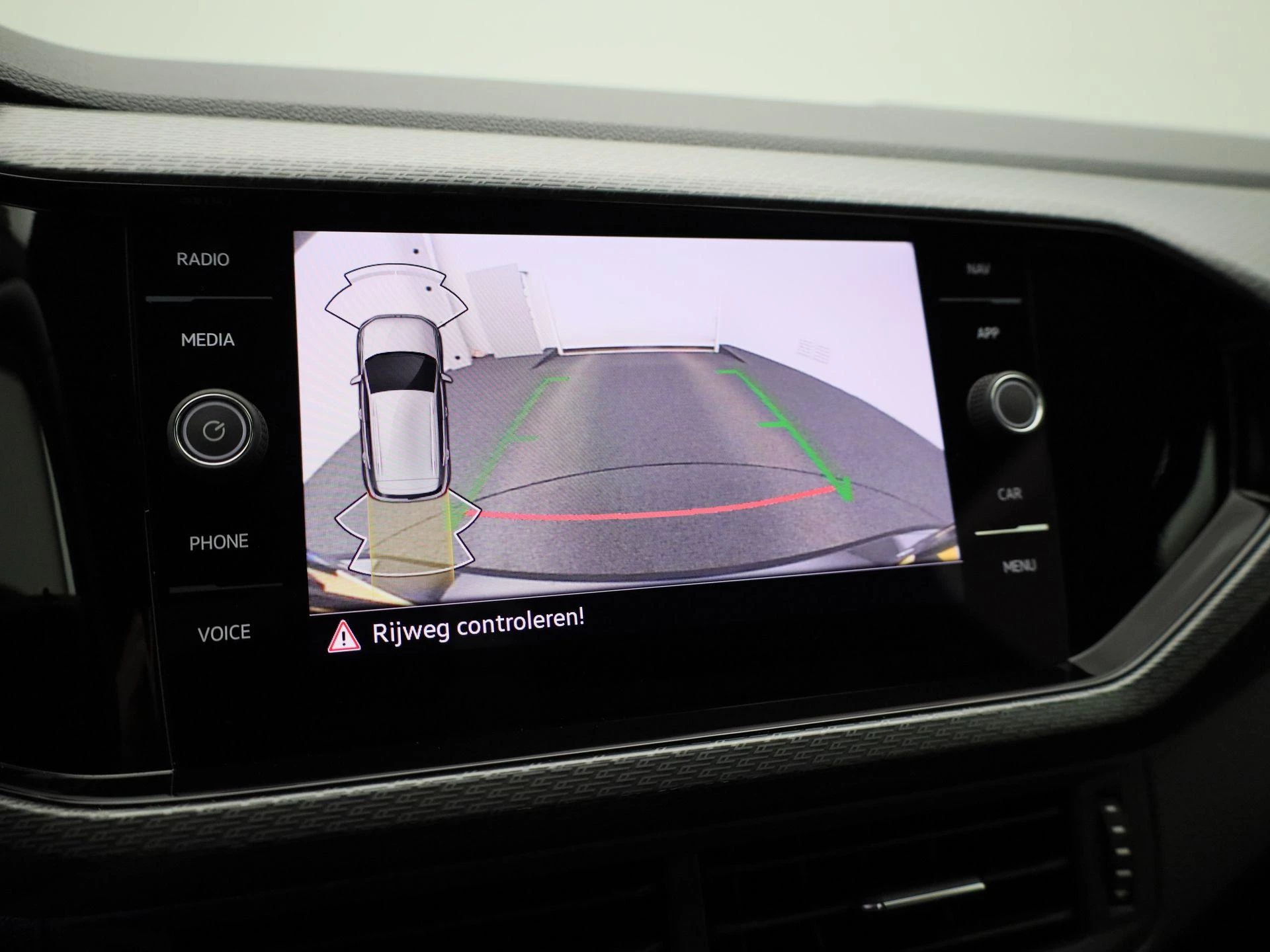 Volkswagen-T-Cross-image-25