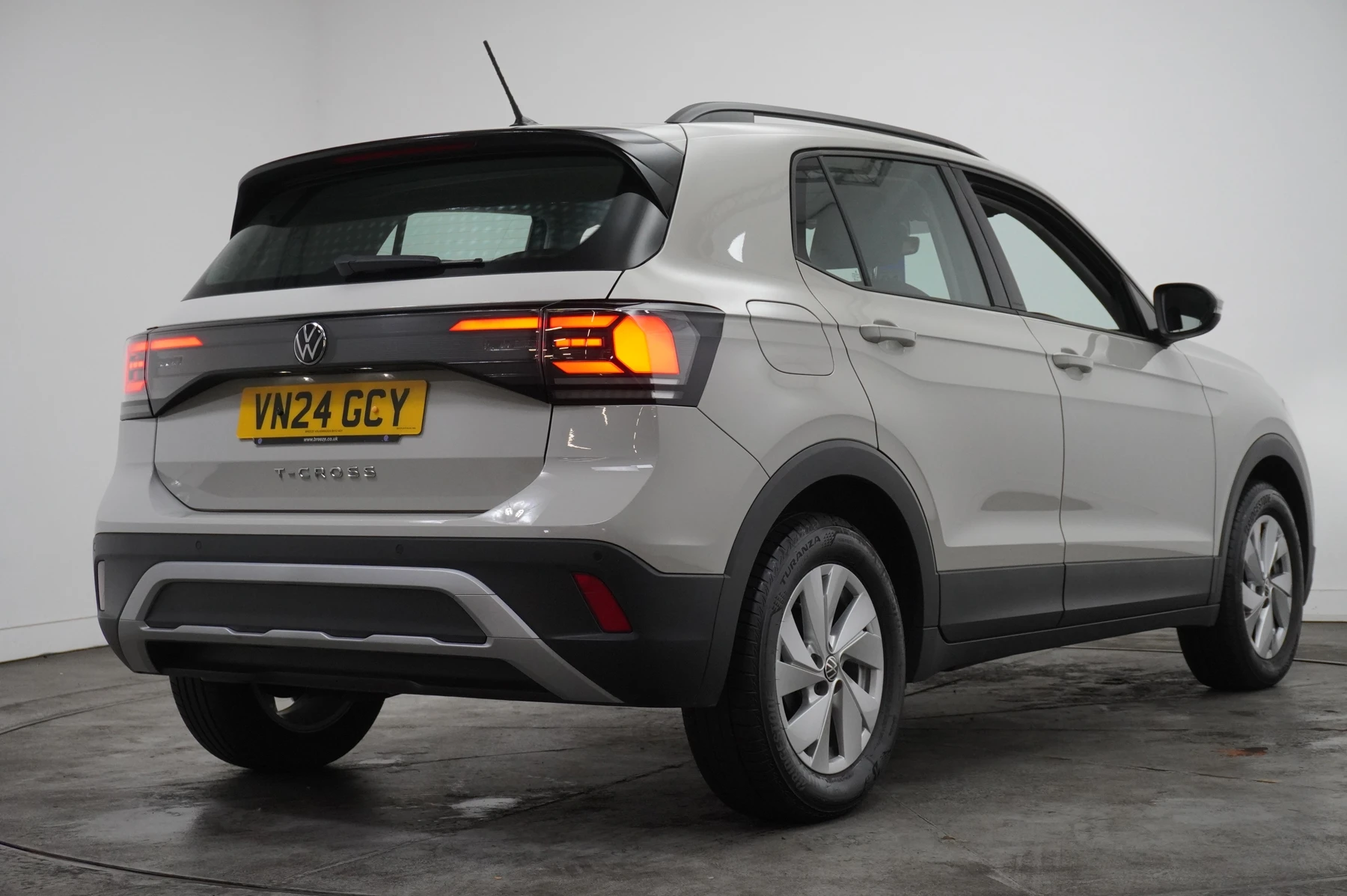 Volkswagen-T-Cross-image-17