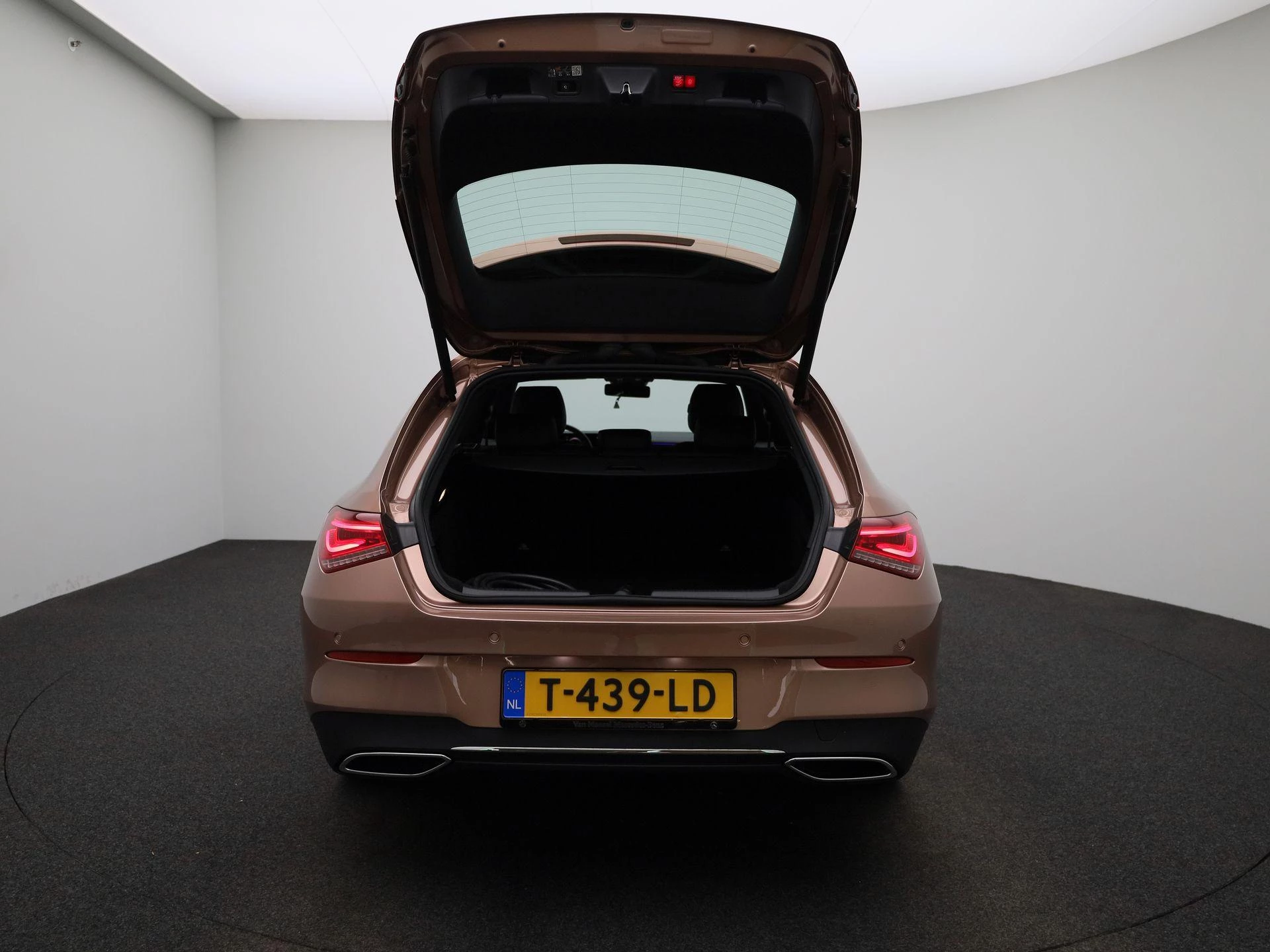Mercedes-Benz CLA Shooting Brake 250 e Luxury Line
