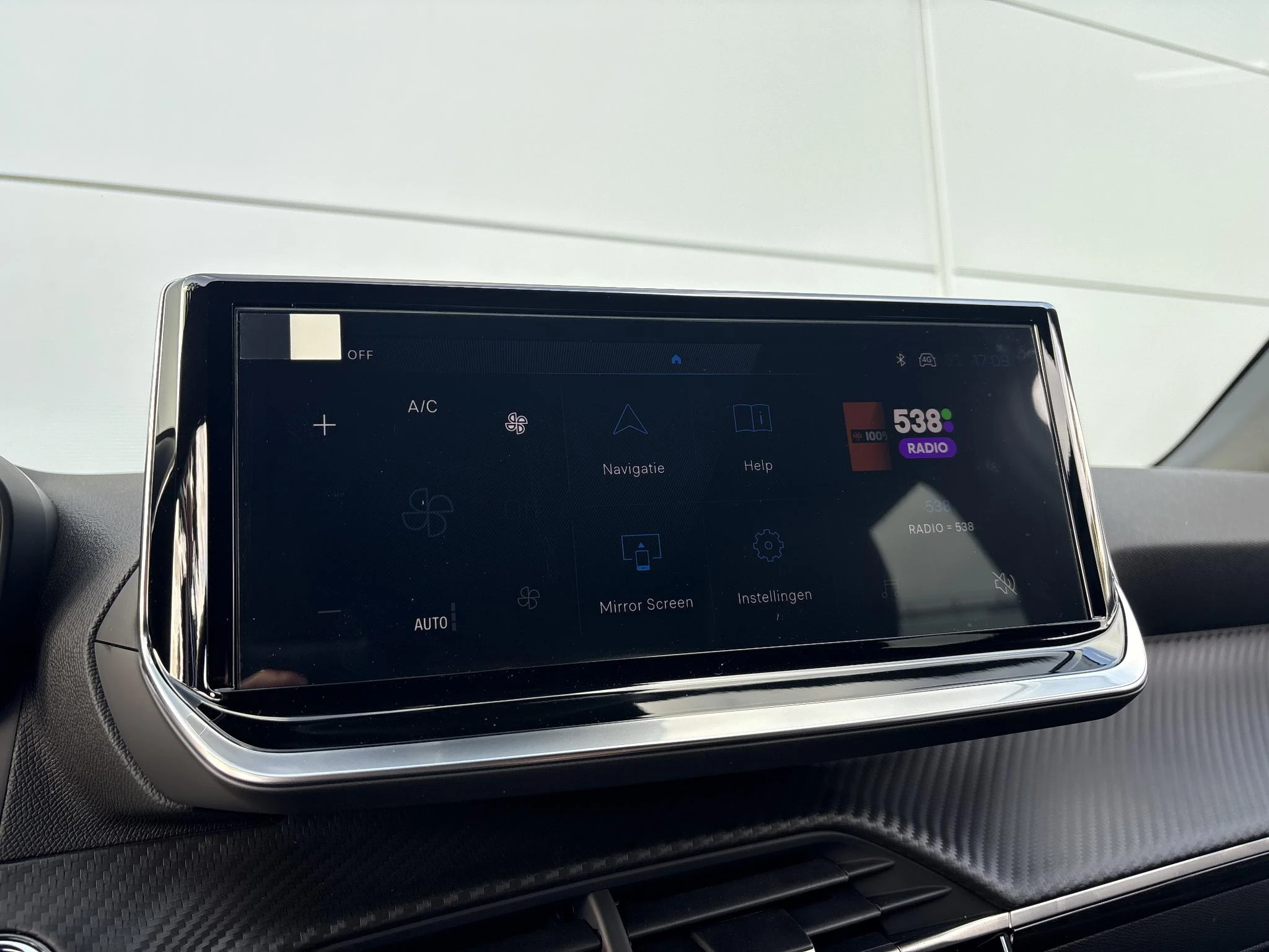 Peugeot-2008-image-16