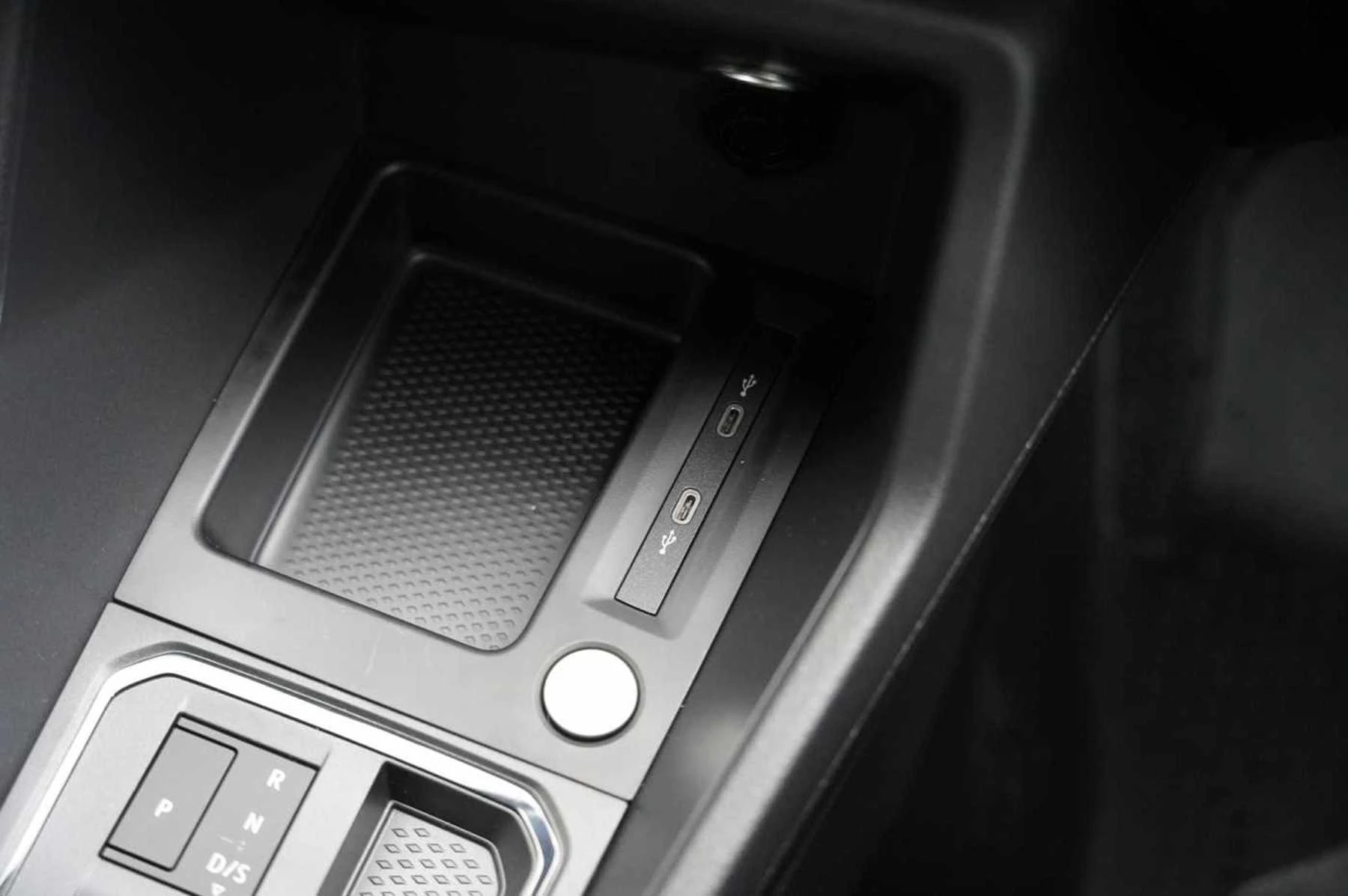 Volkswagen-Caddy-image-20