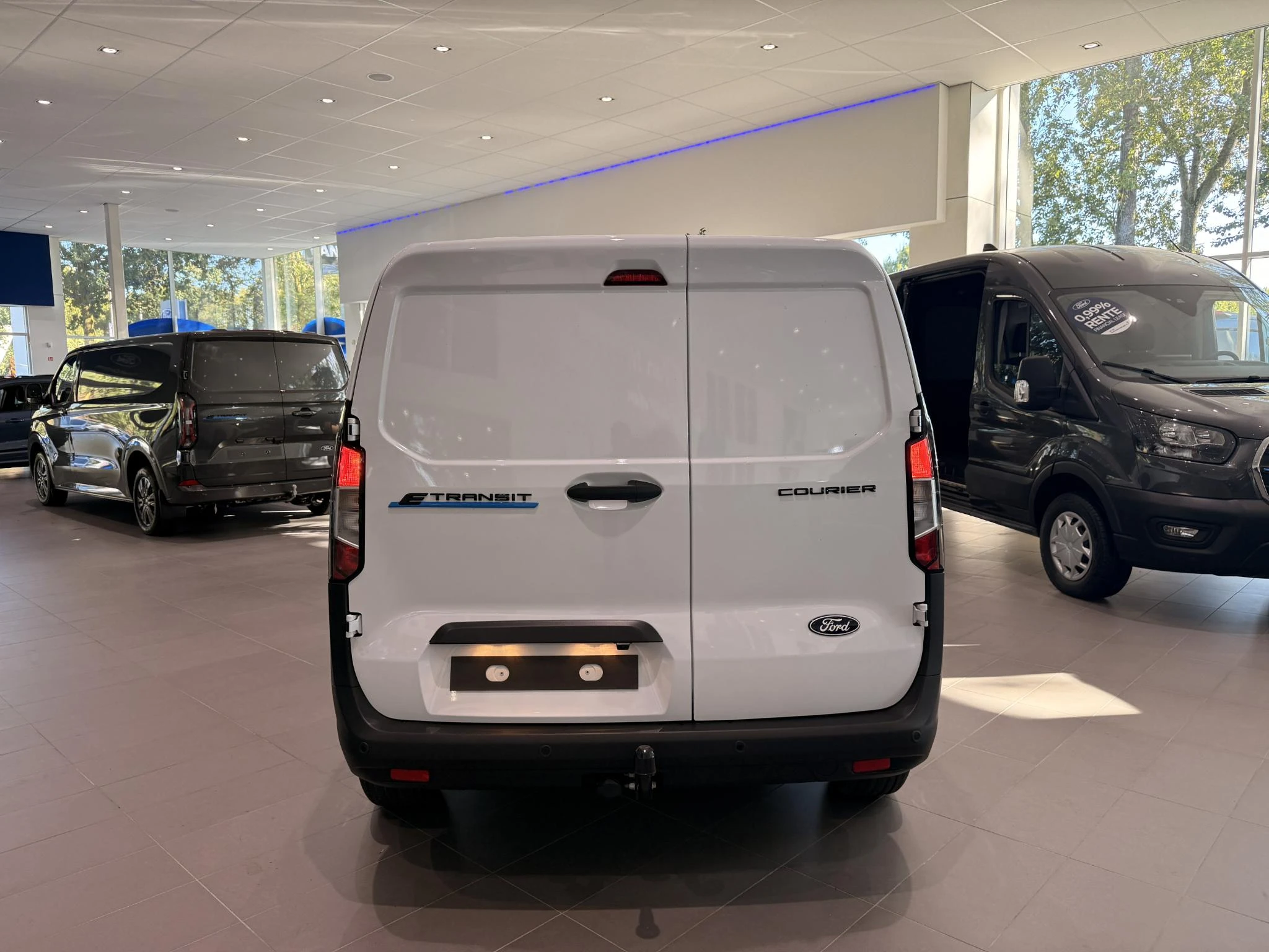 Ford-E-Transit-image-2