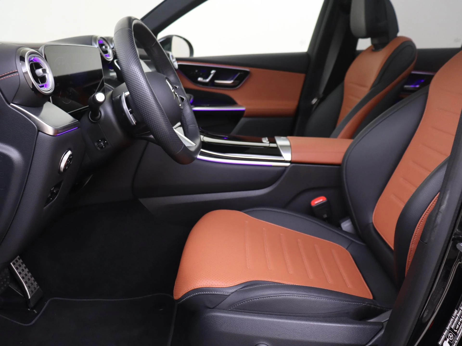Mercedes-Benz-GLC-image-14