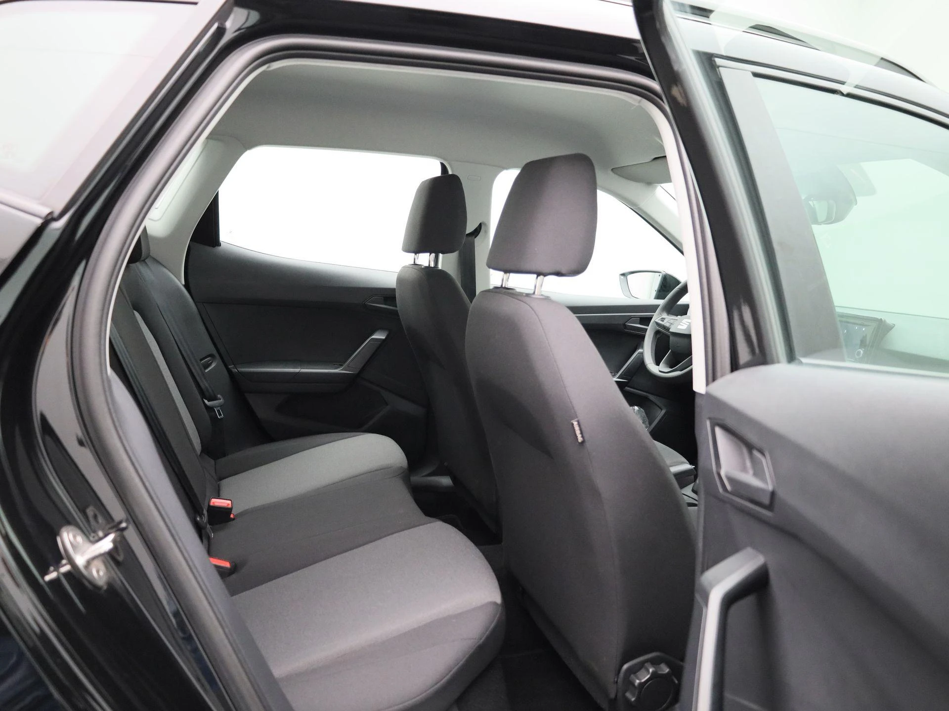 SEAT-Arona-image-33