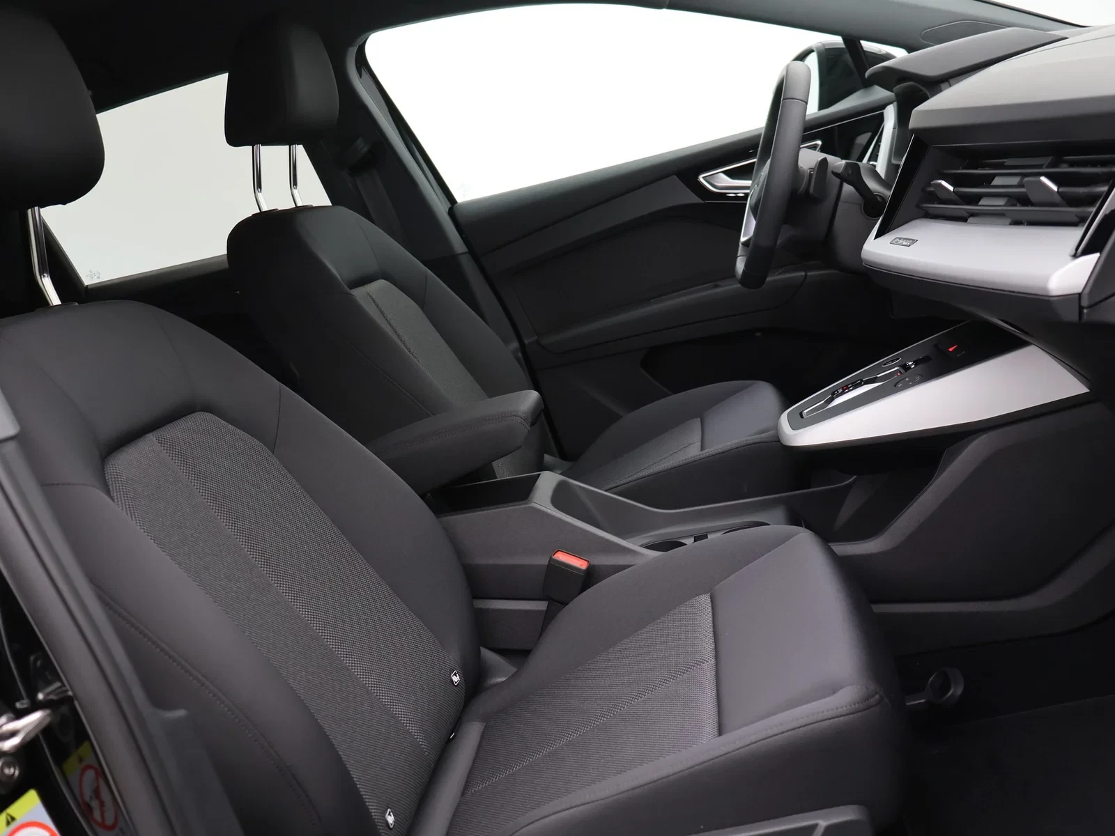 Audi Q4 e-tron Audi Q4 Attraction 40 e-tron 150,00 kW / DEMO