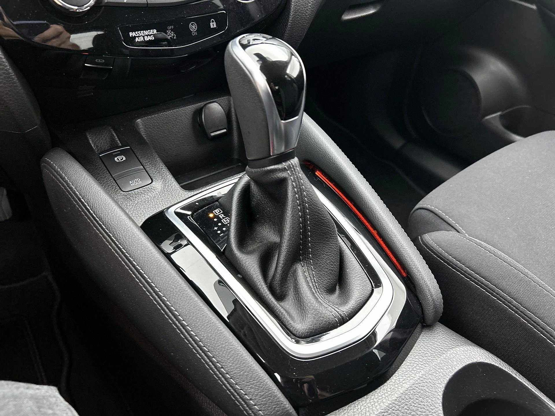 Nissan-QASHQAI-image-27