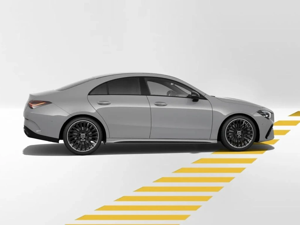 Mercedes-Benz-CLA 200-image-7