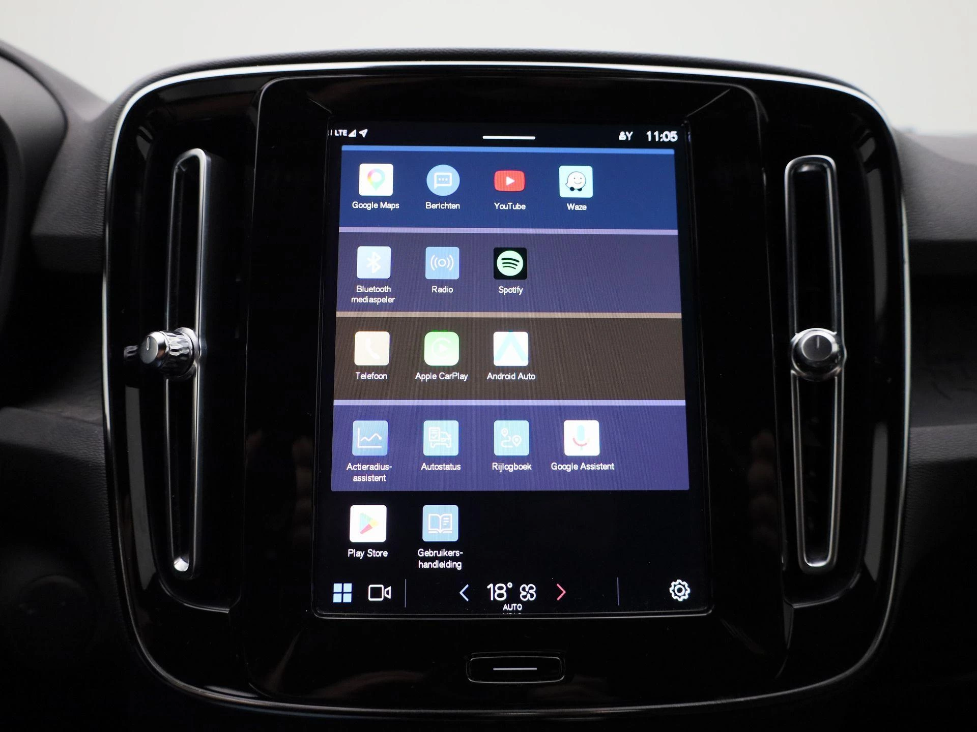 Volvo-XC40-image-16