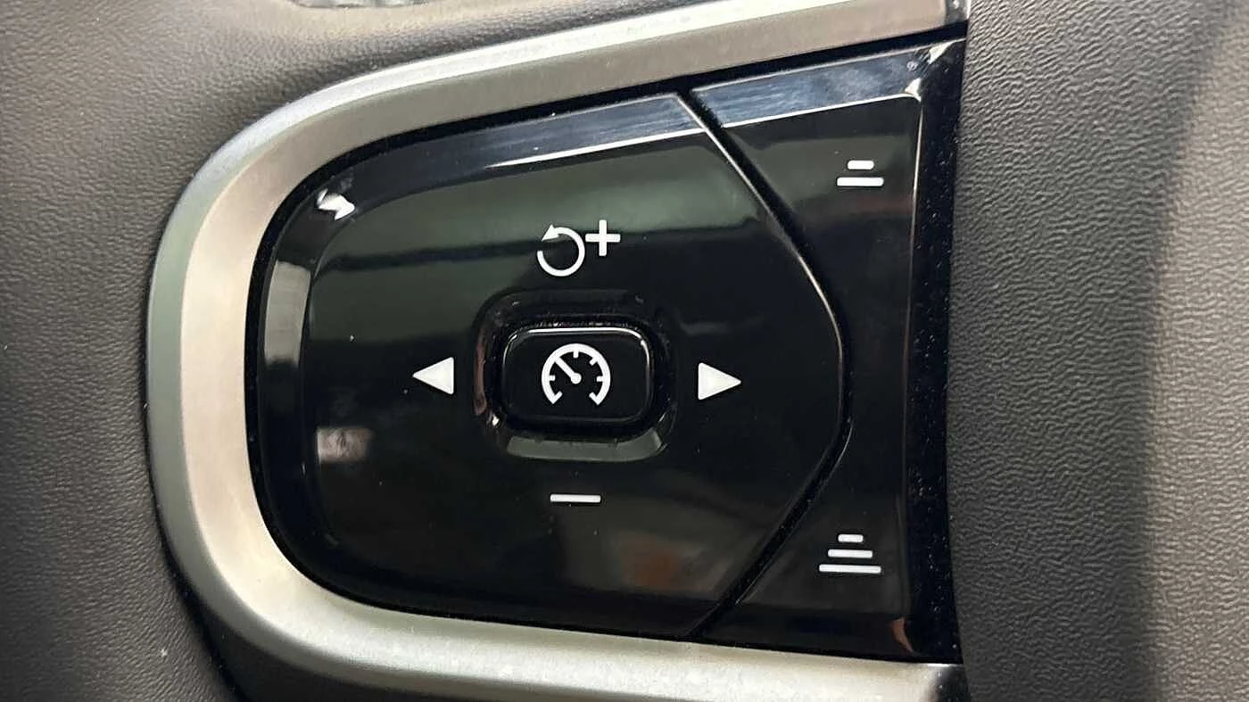 Volvo-XC90-image-24