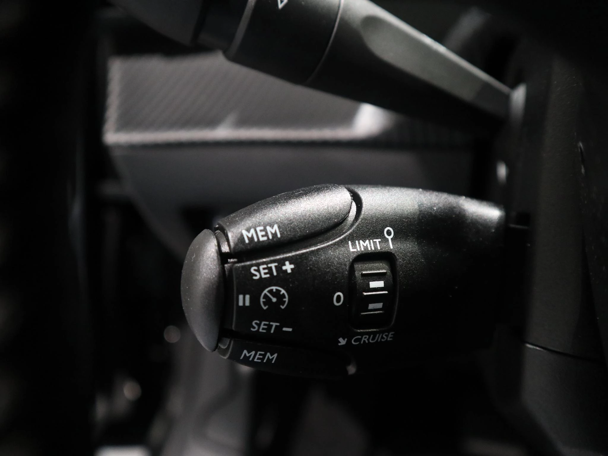 Peugeot-e-208-image-15