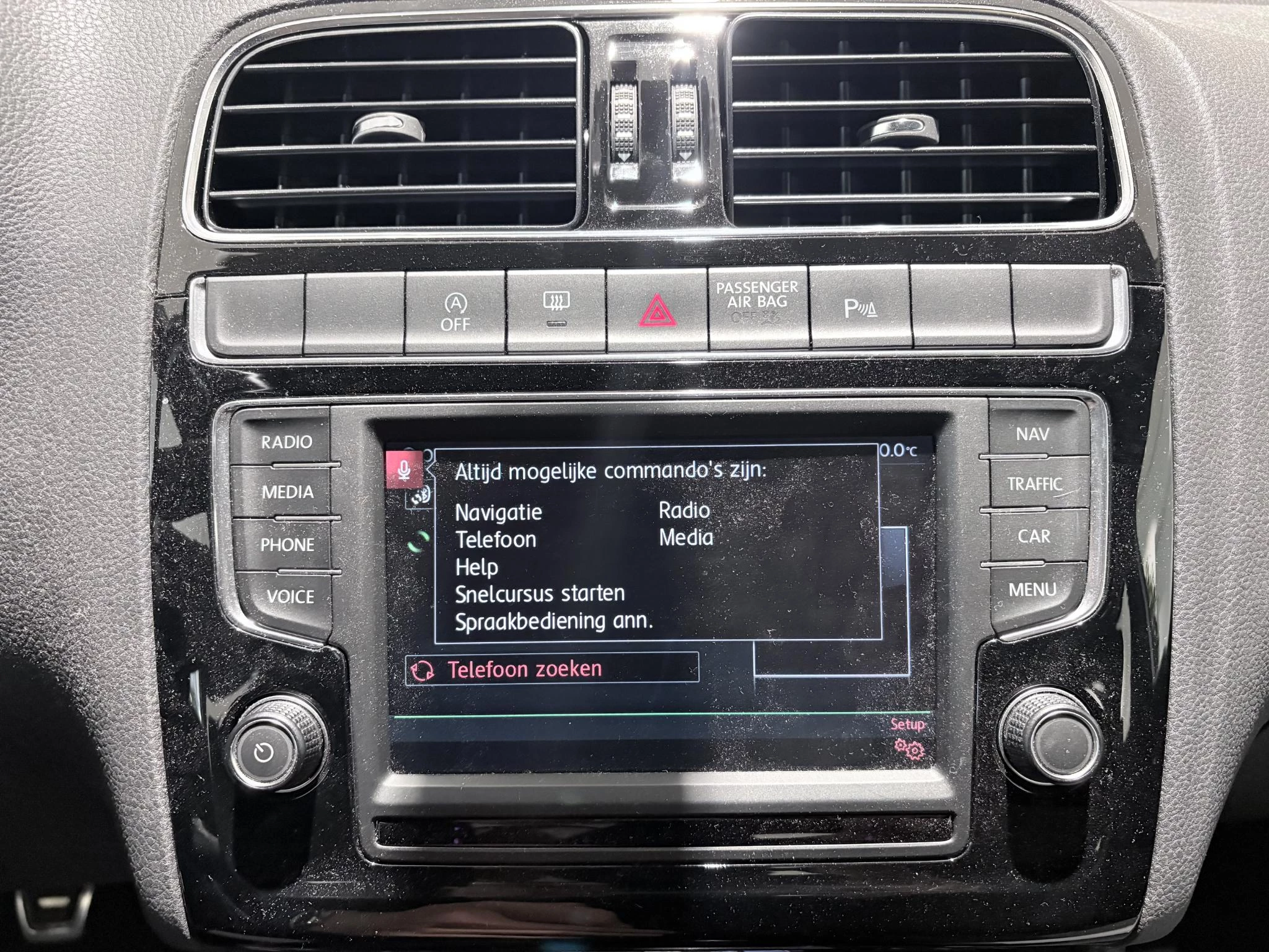 Volkswagen-Polo-image-22