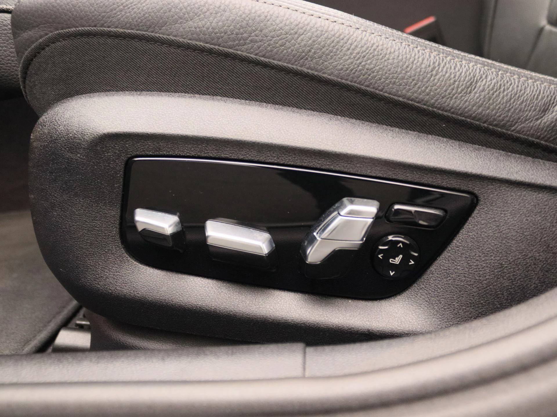 BMW-5 Serie-image-12
