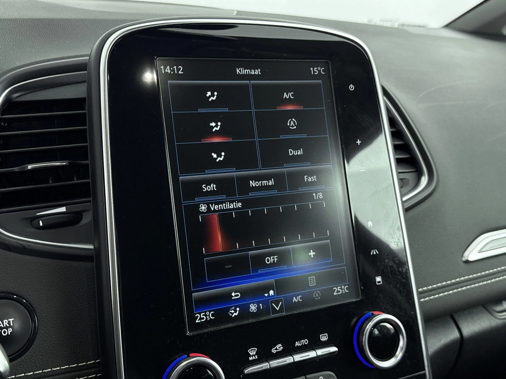 Renault-Scénic-image-15