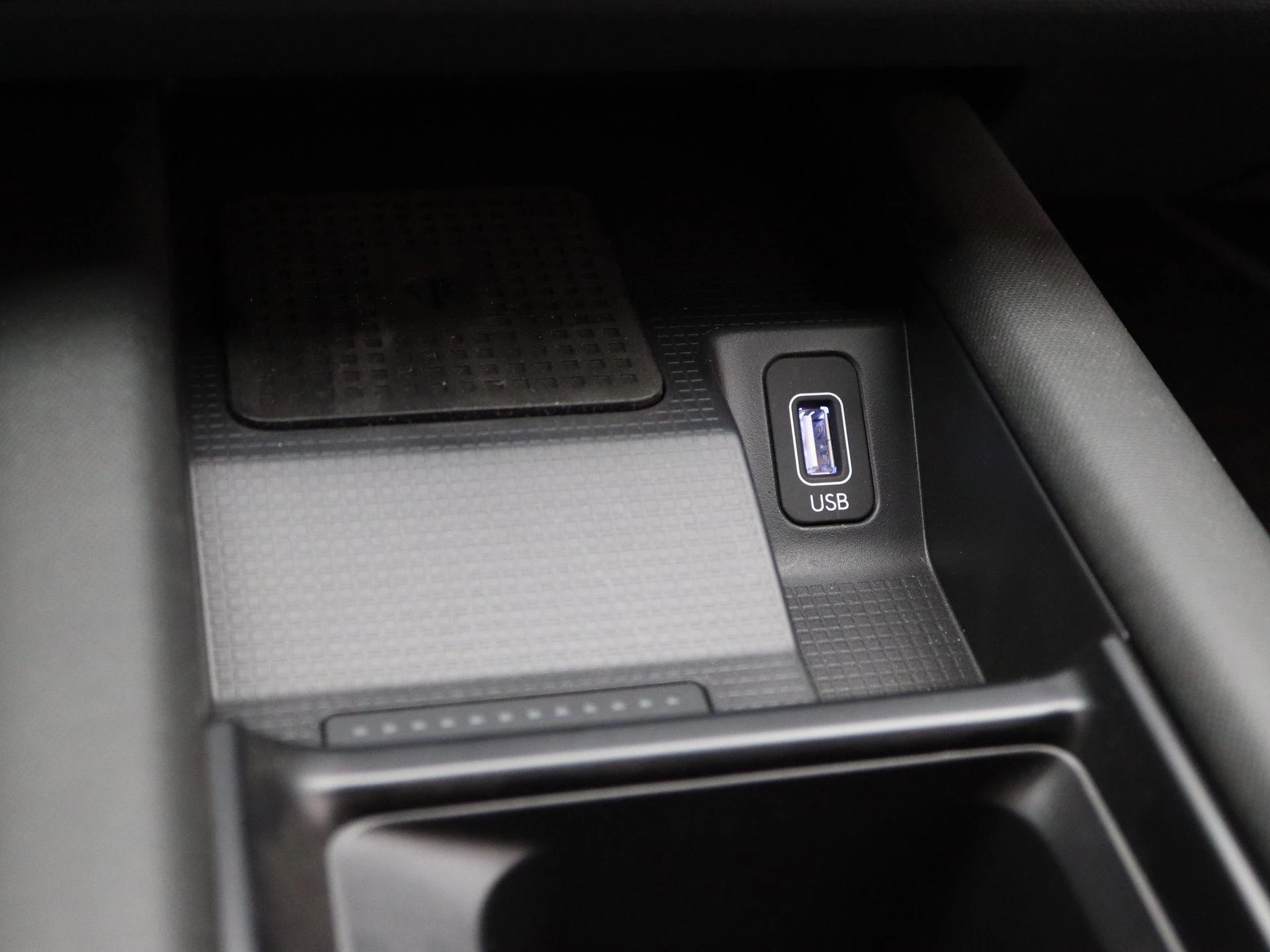 Hyundai-IONIQ 6-image-21