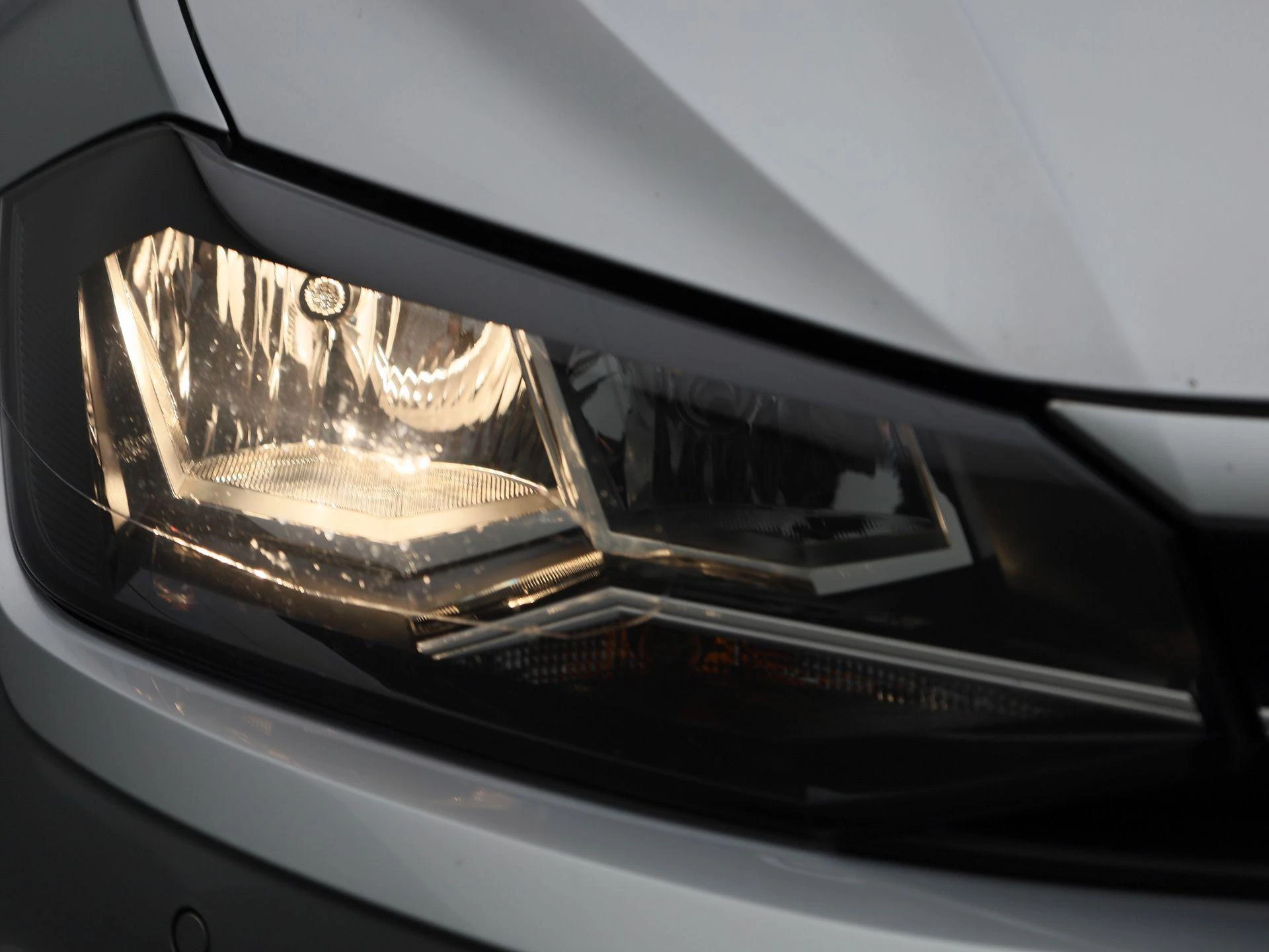 Volkswagen-Polo-image-31