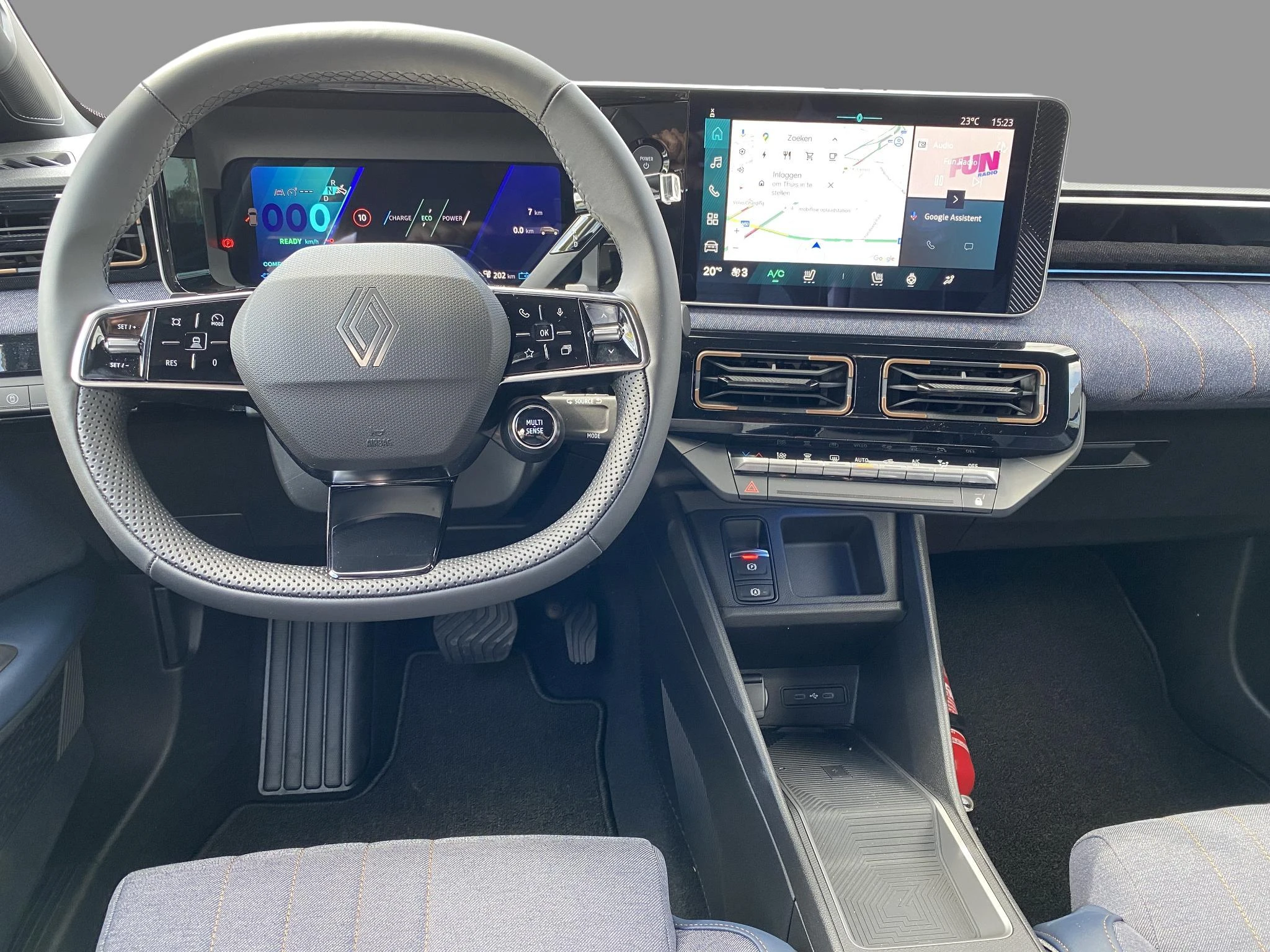 Renault-4-image-10
