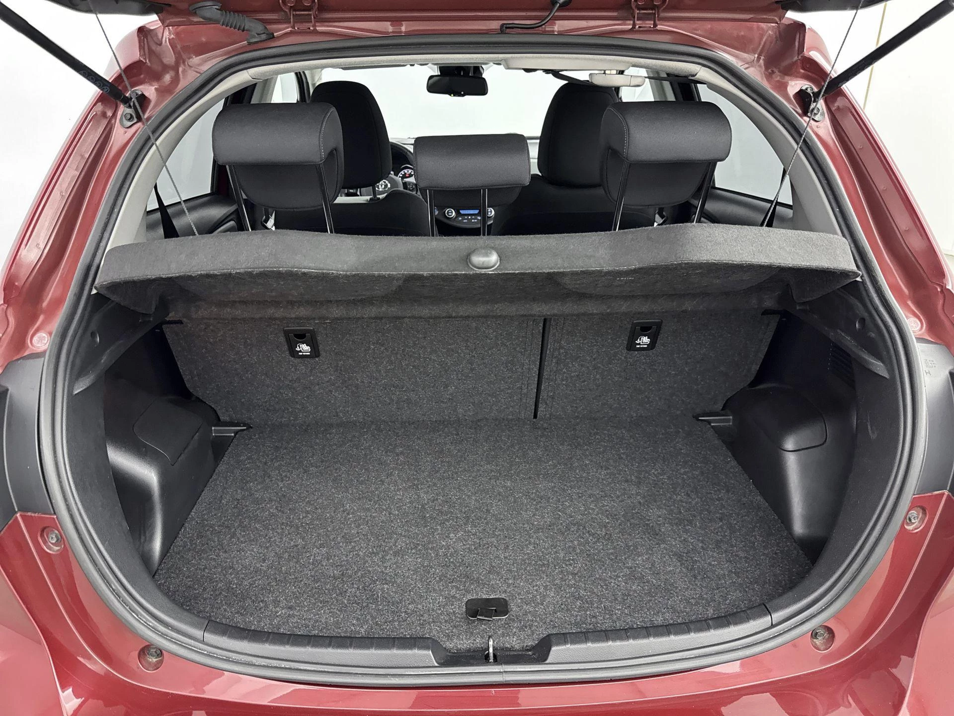 Toyota-Yaris-image-24