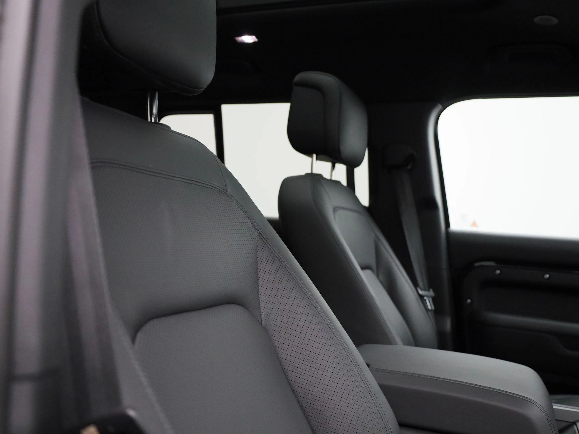 Land Rover-Defender-image-47