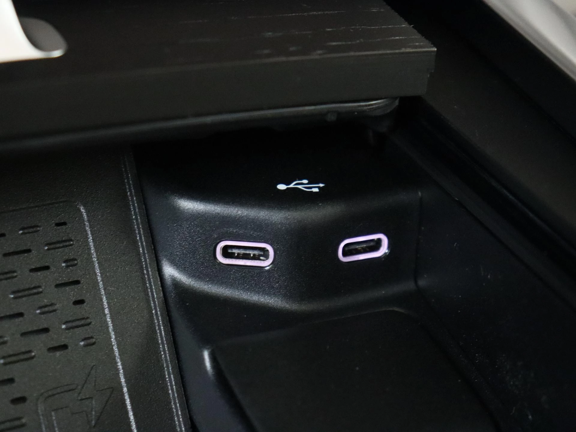 Mercedes-Benz-G-Klasse-image-24