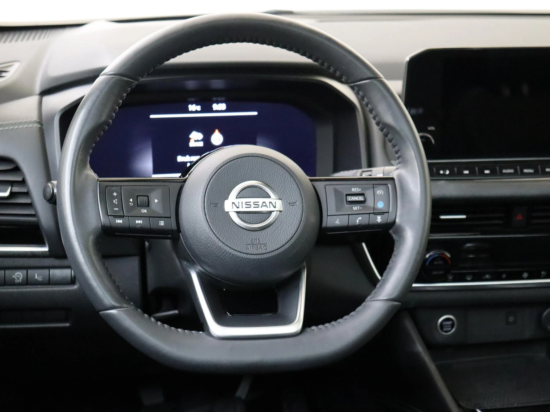Nissan-QASHQAI-image-9